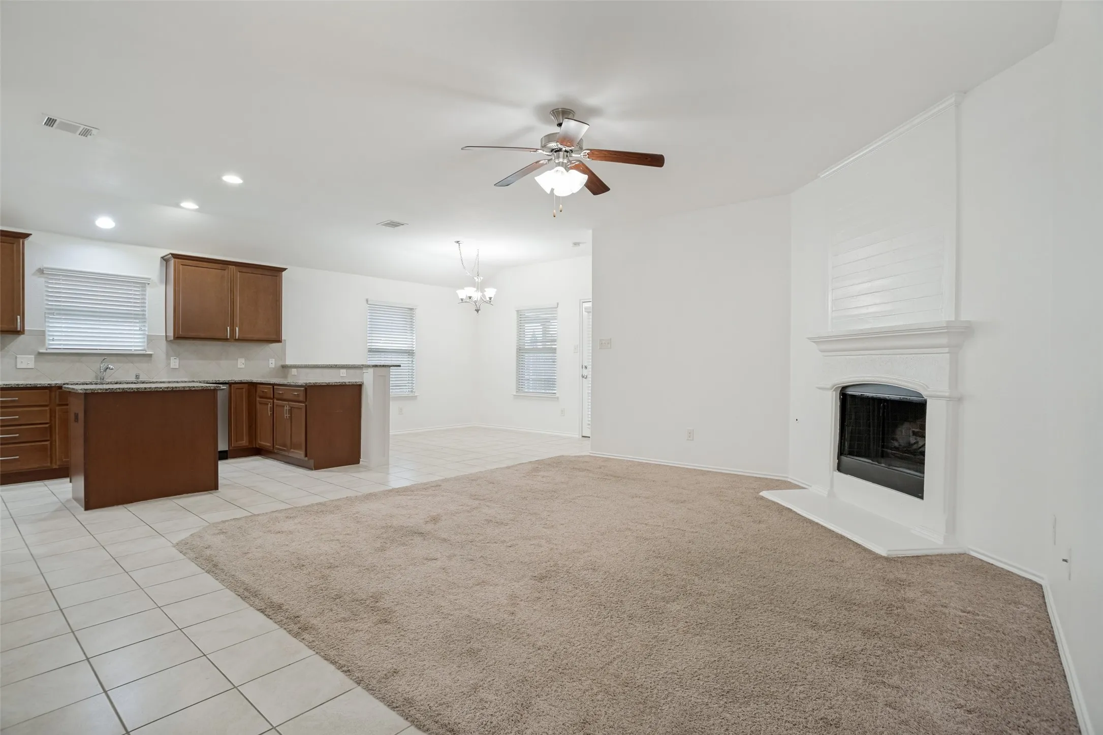 Single Family Residence For Sale in Collin County , 1314 Coleman Drive, Melissa, Texas 75454, 3 Bedroom, 2 Bathroom, 2 Garage spaces, 1,532 Sqft, built in 2015, mls#21371477, Real Estate Agent in Melissa, Homes For Sale in Collin county, Homes For Sale in Melissa, Realtor in Melissa Texas, Real Estate Brokerage Independent Realty Texas, Luminita Cordes Realtor