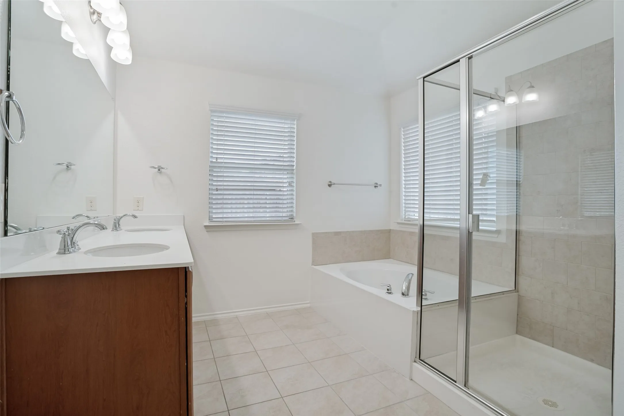 Single Family Residence For Sale in Collin County , 1314 Coleman Drive, Melissa, Texas 75454, 3 Bedroom, 2 Bathroom, 2 Garage spaces, 1,532 Sqft, built in 2015, mls#21371477, Real Estate Agent in Melissa, Homes For Sale in Collin county, Homes For Sale in Melissa, Realtor in Melissa Texas, Real Estate Brokerage Independent Realty Texas, Luminita Cordes Realtor