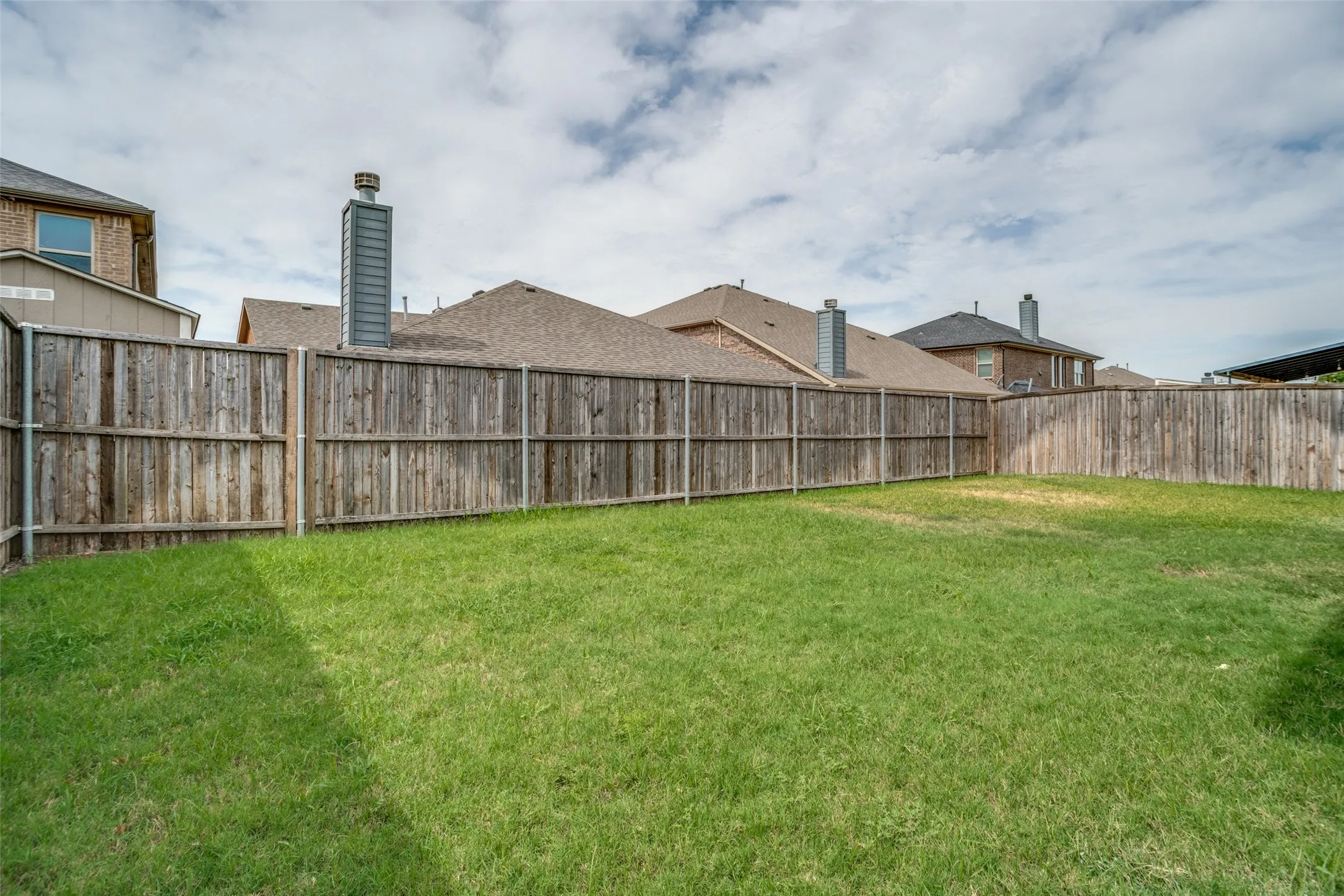 Single Family Residence For Sale in Collin County , 1314 Coleman Drive, Melissa, Texas 75454, 3 Bedroom, 2 Bathroom, 2 Garage spaces, 1,532 Sqft, built in 2015, mls#21371477, Real Estate Agent in Melissa, Homes For Sale in Collin county, Homes For Sale in Melissa, Realtor in Melissa Texas, Real Estate Brokerage Independent Realty Texas, Luminita Cordes Realtor
