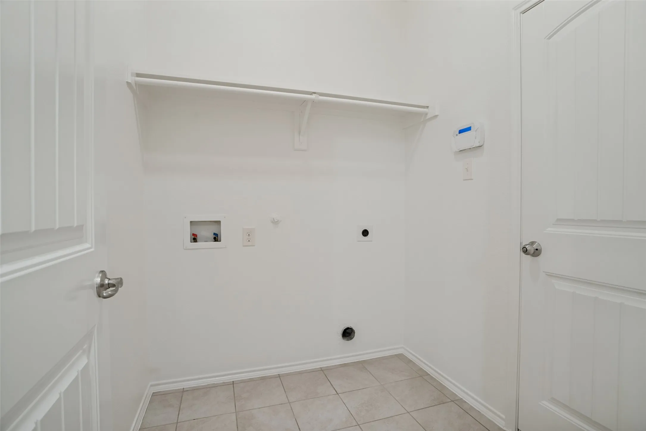 Single Family Residence For Sale in Collin County , 1314 Coleman Drive, Melissa, Texas 75454, 3 Bedroom, 2 Bathroom, 2 Garage spaces, 1,532 Sqft, built in 2015, mls#21371477, Real Estate Agent in Melissa, Homes For Sale in Collin county, Homes For Sale in Melissa, Realtor in Melissa Texas, Real Estate Brokerage Independent Realty Texas, Luminita Cordes Realtor