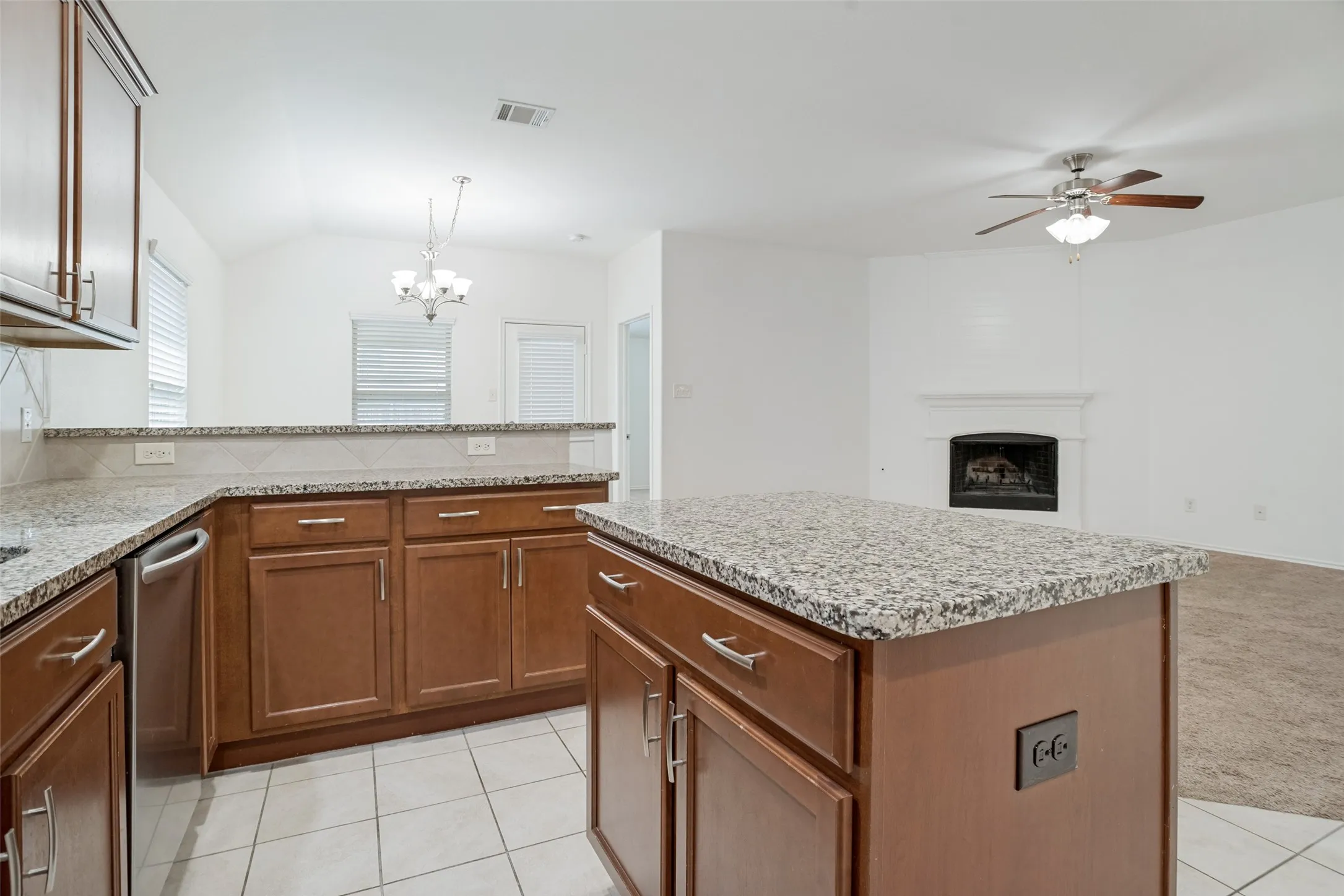 Single Family Residence For Sale in Collin County , 1314 Coleman Drive, Melissa, Texas 75454, 3 Bedroom, 2 Bathroom, 2 Garage spaces, 1,532 Sqft, built in 2015, mls#21371477, Real Estate Agent in Melissa, Homes For Sale in Collin county, Homes For Sale in Melissa, Realtor in Melissa Texas, Real Estate Brokerage Independent Realty Texas, Luminita Cordes Realtor