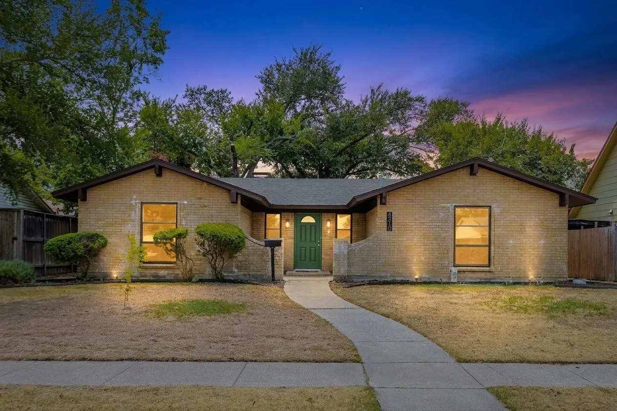 Single Family Residence For Sale in Dallas County , 4210 Burning Tree Lane, Garland, Texas 75042, 4 Bedroom, 3 Bathroom, 2 Garage spaces, 2,329 Sqft, built in 1966, mls#21371414, Real Estate Agent in Garland, Homes For Sale in Dallas county, Homes For Sale in Garland, Realtor in Garland Texas, Real Estate Brokerage Independent Realty Texas, Luminita Cordes Realtor