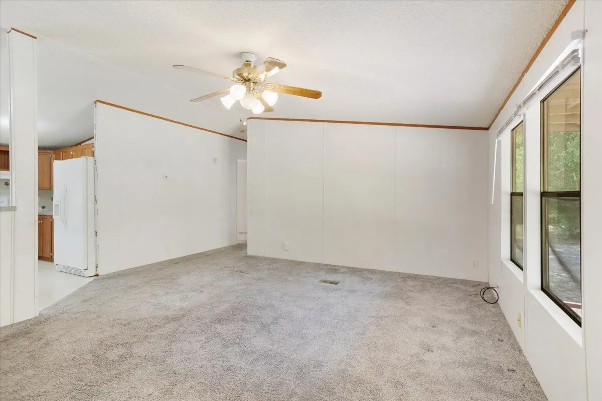 Mobile Home For Sale in Grayson County , 4034 Bethany Road, Sherman, Texas 75090, 3 Bedroom, 2 Bathroom, Garage spaces, 1,120 Sqft, built in 2001, mls#21370575, Real Estate Agent in Sherman, Homes For Sale in Grayson county, Homes For Sale in Sherman, Realtor in Sherman Texas, Real Estate Brokerage Independent Realty Texas, Luminita Cordes Realtor