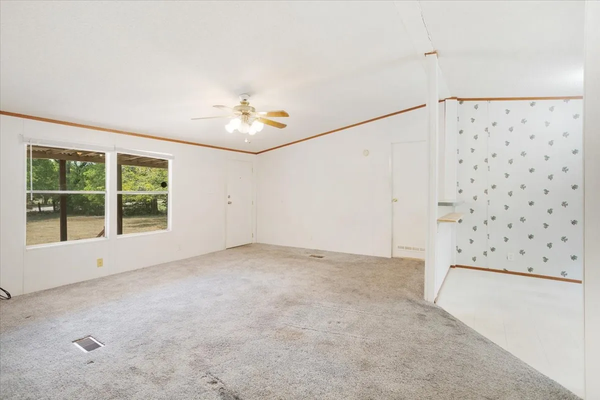 Mobile Home For Sale in Grayson County , 4034 Bethany Road, Sherman, Texas 75090, 3 Bedroom, 2 Bathroom, Garage spaces, 1,120 Sqft, built in 2001, mls#21370575, Real Estate Agent in Sherman, Homes For Sale in Grayson county, Homes For Sale in Sherman, Realtor in Sherman Texas, Real Estate Brokerage Independent Realty Texas, Luminita Cordes Realtor