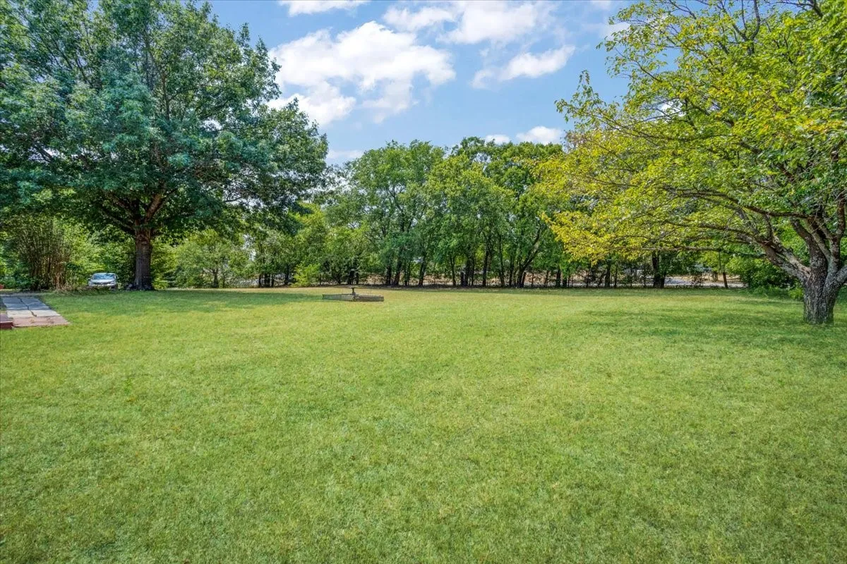 Mobile Home For Sale in Grayson County , 4034 Bethany Road, Sherman, Texas 75090, 3 Bedroom, 2 Bathroom, Garage spaces, 1,120 Sqft, built in 2001, mls#21370575, Real Estate Agent in Sherman, Homes For Sale in Grayson county, Homes For Sale in Sherman, Realtor in Sherman Texas, Real Estate Brokerage Independent Realty Texas, Luminita Cordes Realtor