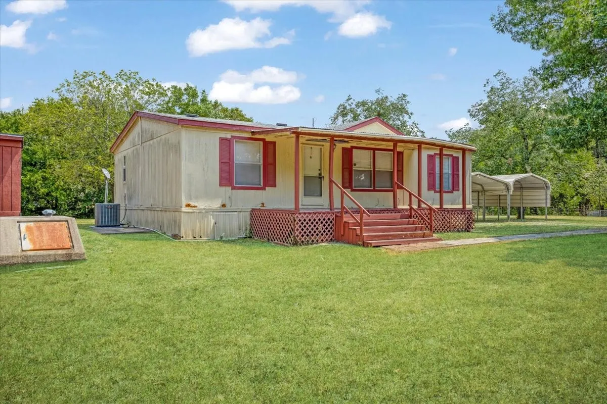 Mobile Home For Sale in Grayson County , 4034 Bethany Road, Sherman, Texas 75090, 3 Bedroom, 2 Bathroom, Garage spaces, 1,120 Sqft, built in 2001, mls#21370575, Real Estate Agent in Sherman, Homes For Sale in Grayson county, Homes For Sale in Sherman, Realtor in Sherman Texas, Real Estate Brokerage Independent Realty Texas, Luminita Cordes Realtor