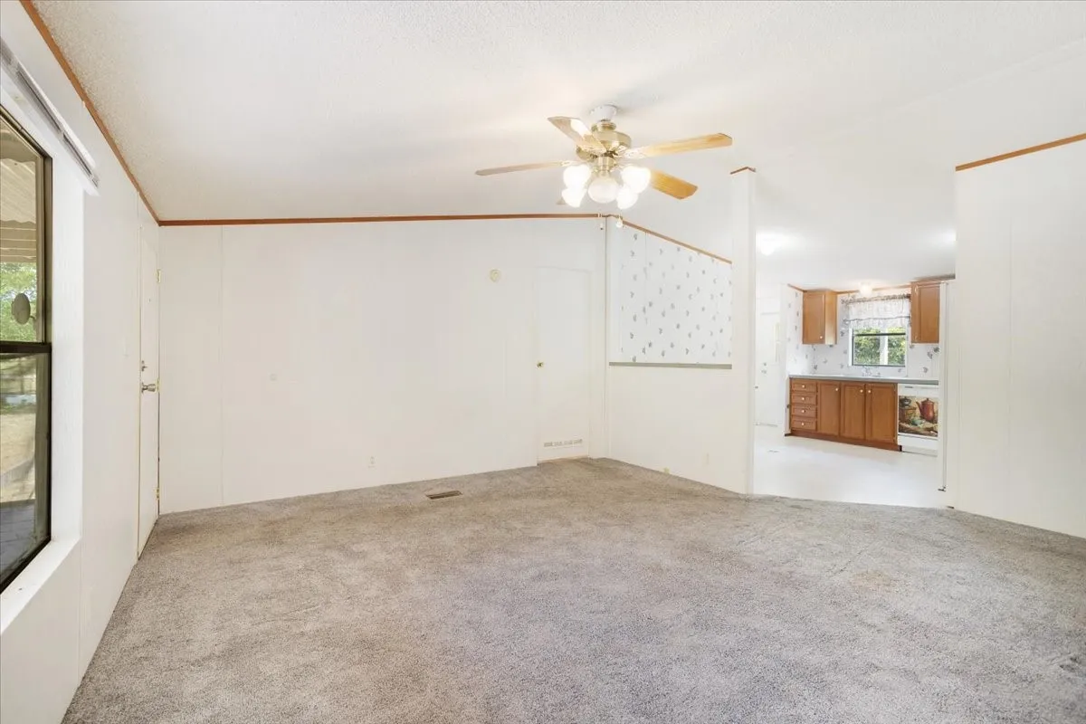 Mobile Home For Sale in Grayson County , 4034 Bethany Road, Sherman, Texas 75090, 3 Bedroom, 2 Bathroom, Garage spaces, 1,120 Sqft, built in 2001, mls#21370575, Real Estate Agent in Sherman, Homes For Sale in Grayson county, Homes For Sale in Sherman, Realtor in Sherman Texas, Real Estate Brokerage Independent Realty Texas, Luminita Cordes Realtor