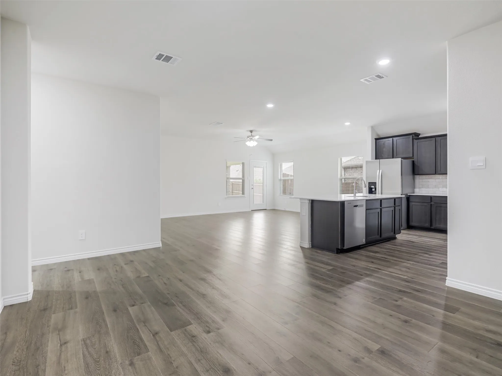 Single Family Residence For Rent in Denton County , 9812 Autumn Leaves Lane, Aubrey, Texas 76227, 4 Bedroom, 3 Bathroom, 2 Garage spaces, 2,080 Sqft, built in 2024, mls#21371388, Real Estate Agent in Aubrey, Homes For Rent in Denton county, Homes For Rent in Aubrey, Realtor in Aubrey Texas, Real Estate Brokerage Independent Realty Texas, Luminita Cordes Realtor