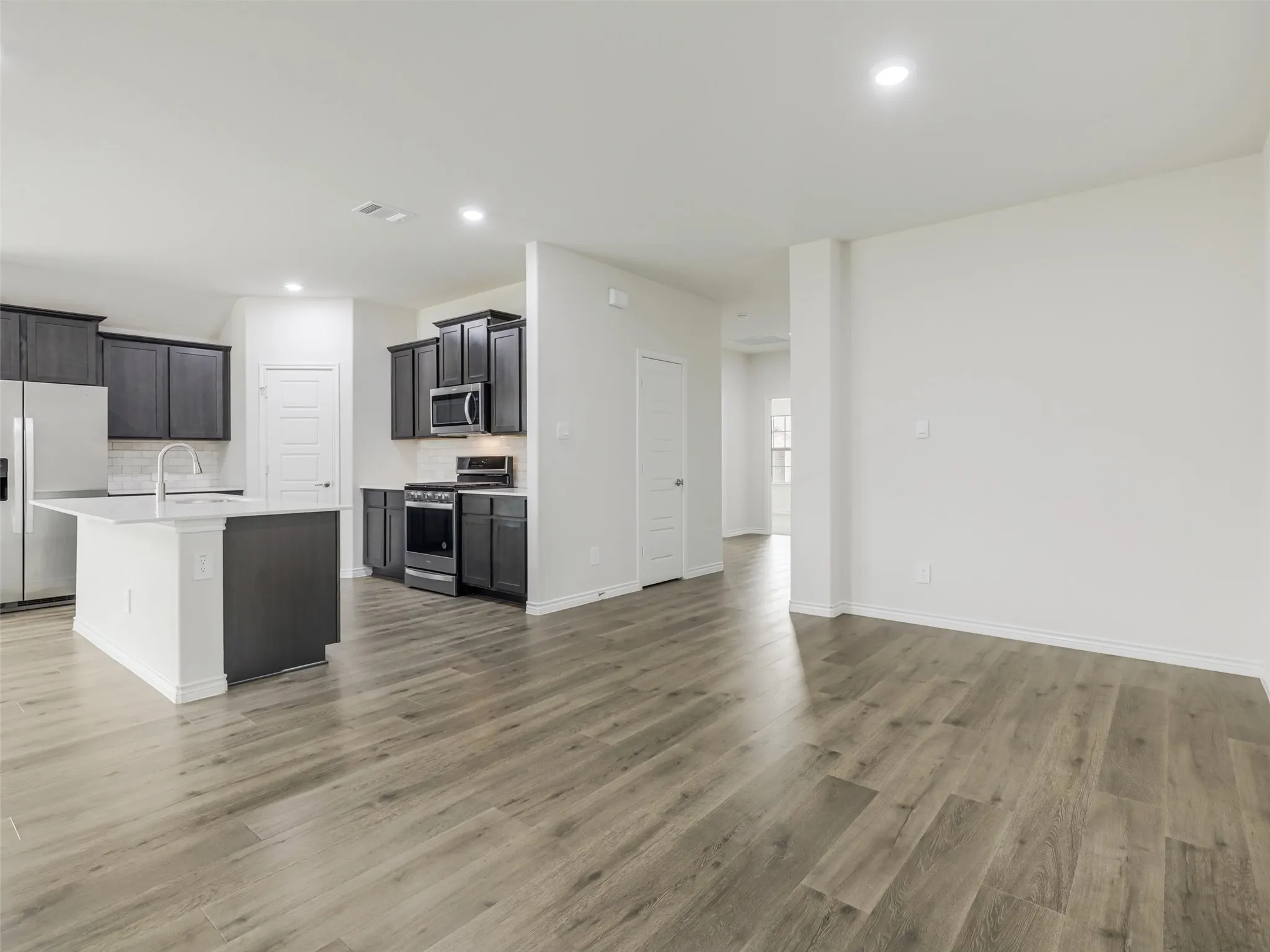 Single Family Residence For Rent in Denton County , 9812 Autumn Leaves Lane, Aubrey, Texas 76227, 4 Bedroom, 3 Bathroom, 2 Garage spaces, 2,080 Sqft, built in 2024, mls#21371388, Real Estate Agent in Aubrey, Homes For Rent in Denton county, Homes For Rent in Aubrey, Realtor in Aubrey Texas, Real Estate Brokerage Independent Realty Texas, Luminita Cordes Realtor