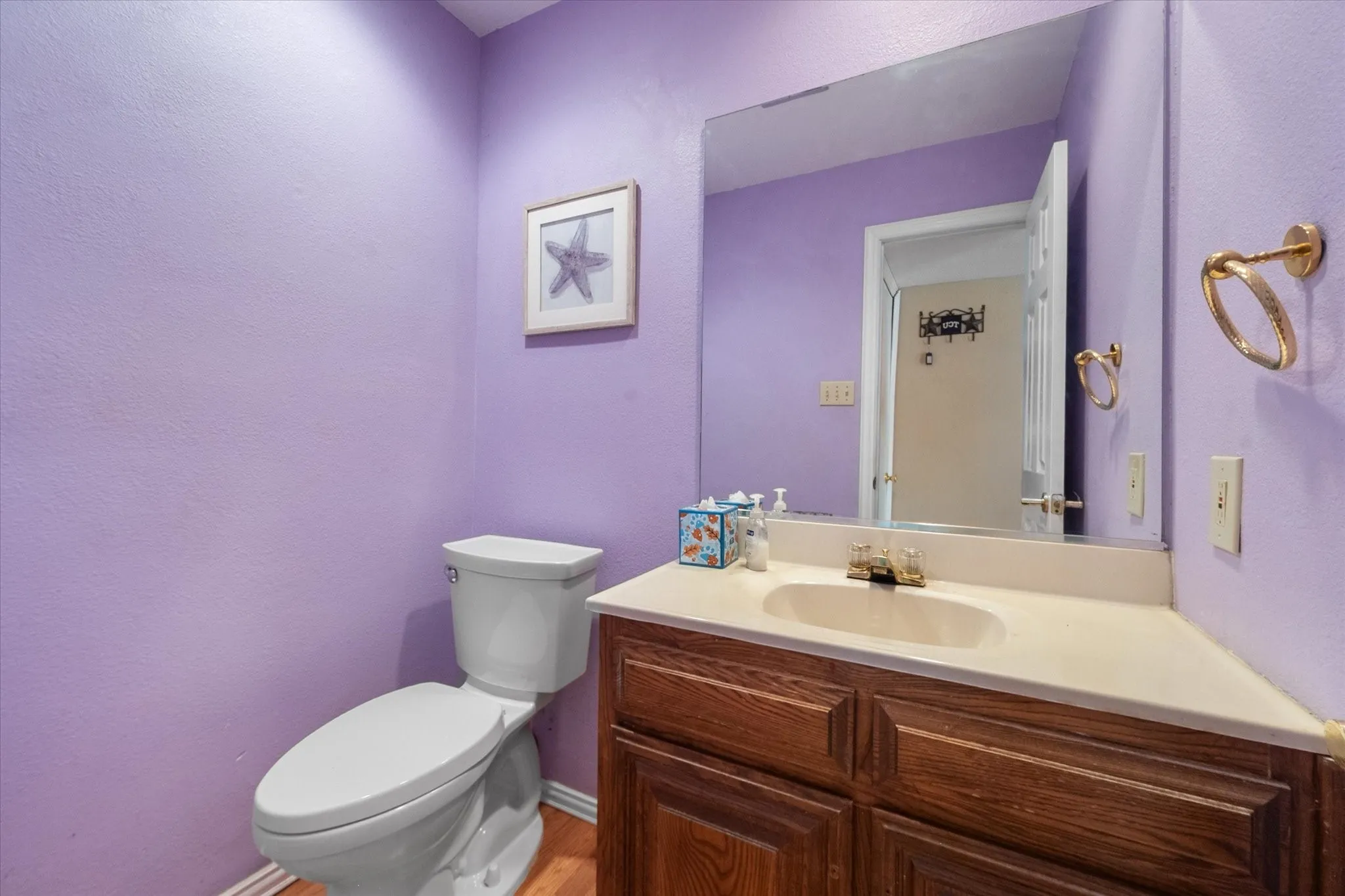 Single Family Residence For Sale in Tarrant County , 7501 Weatherwood Court, Fort Worth, Texas 76133, 4 Bedroom, 3 Bathroom, 2 Garage spaces, 2,237 Sqft, built in 1978, mls#21371478, Real Estate Agent in Fort Worth, Homes For Sale in Tarrant county, Homes For Sale in Fort Worth, Realtor in Fort Worth Texas, Real Estate Brokerage Independent Realty Texas, Luminita Cordes Realtor
