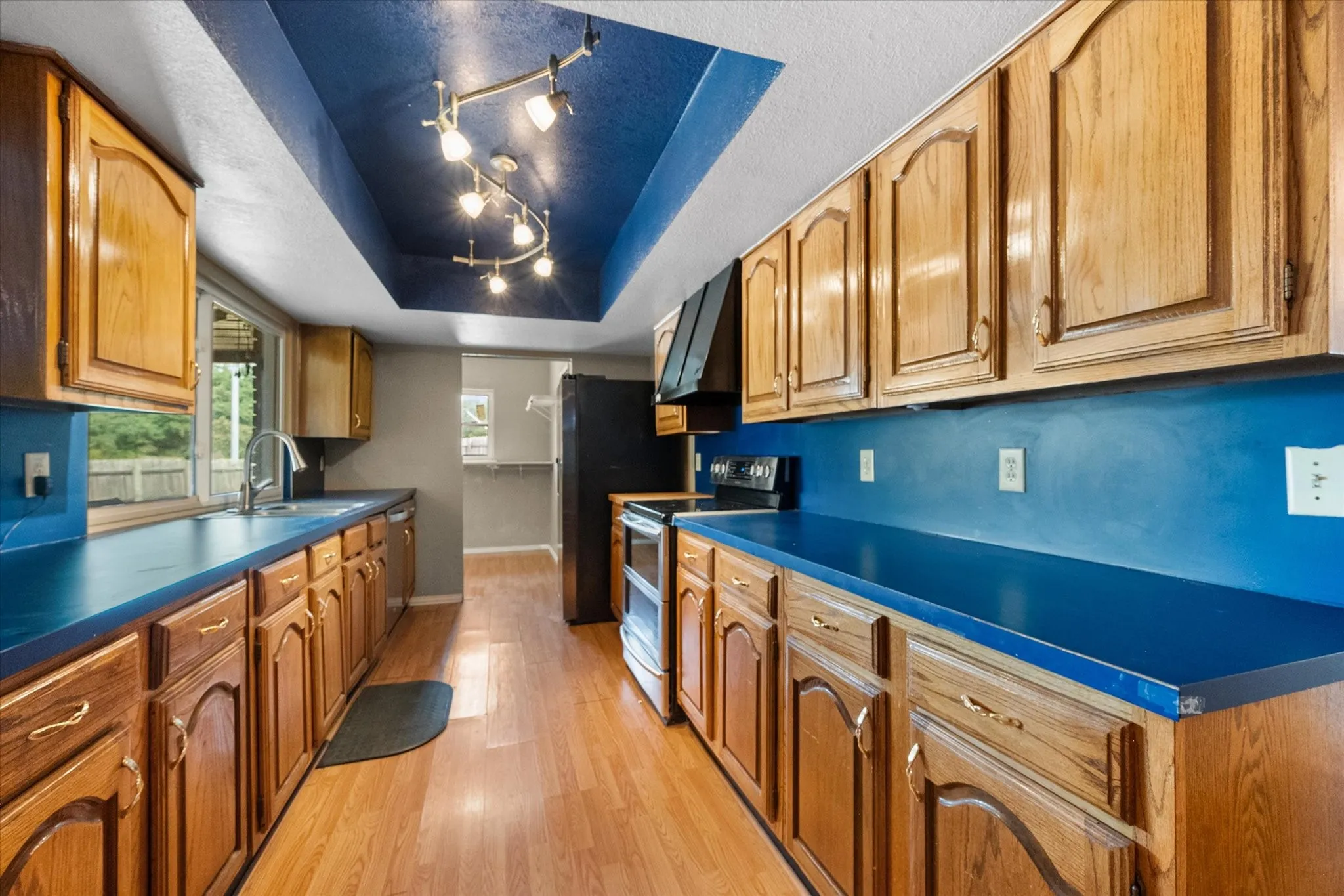 Single Family Residence For Sale in Tarrant County , 7501 Weatherwood Court, Fort Worth, Texas 76133, 4 Bedroom, 3 Bathroom, 2 Garage spaces, 2,237 Sqft, built in 1978, mls#21371478, Real Estate Agent in Fort Worth, Homes For Sale in Tarrant county, Homes For Sale in Fort Worth, Realtor in Fort Worth Texas, Real Estate Brokerage Independent Realty Texas, Luminita Cordes Realtor