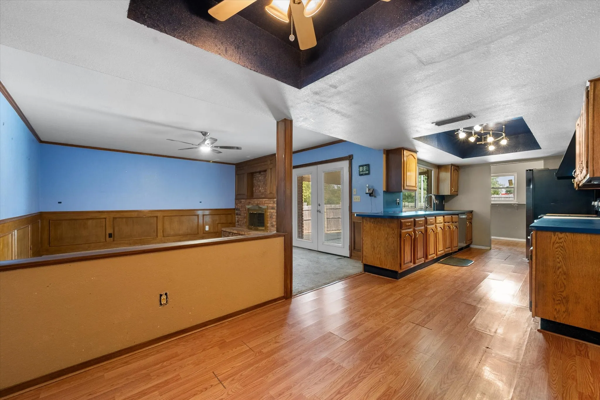 Single Family Residence For Sale in Tarrant County , 7501 Weatherwood Court, Fort Worth, Texas 76133, 4 Bedroom, 3 Bathroom, 2 Garage spaces, 2,237 Sqft, built in 1978, mls#21371478, Real Estate Agent in Fort Worth, Homes For Sale in Tarrant county, Homes For Sale in Fort Worth, Realtor in Fort Worth Texas, Real Estate Brokerage Independent Realty Texas, Luminita Cordes Realtor