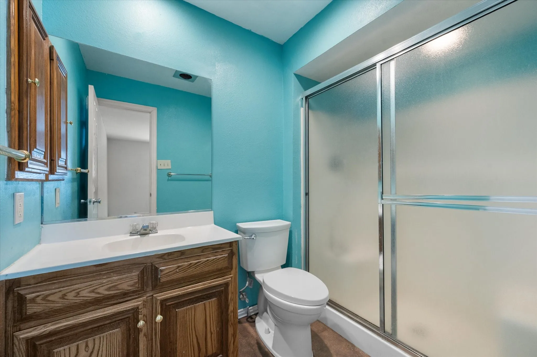 Single Family Residence For Sale in Tarrant County , 7501 Weatherwood Court, Fort Worth, Texas 76133, 4 Bedroom, 3 Bathroom, 2 Garage spaces, 2,237 Sqft, built in 1978, mls#21371478, Real Estate Agent in Fort Worth, Homes For Sale in Tarrant county, Homes For Sale in Fort Worth, Realtor in Fort Worth Texas, Real Estate Brokerage Independent Realty Texas, Luminita Cordes Realtor