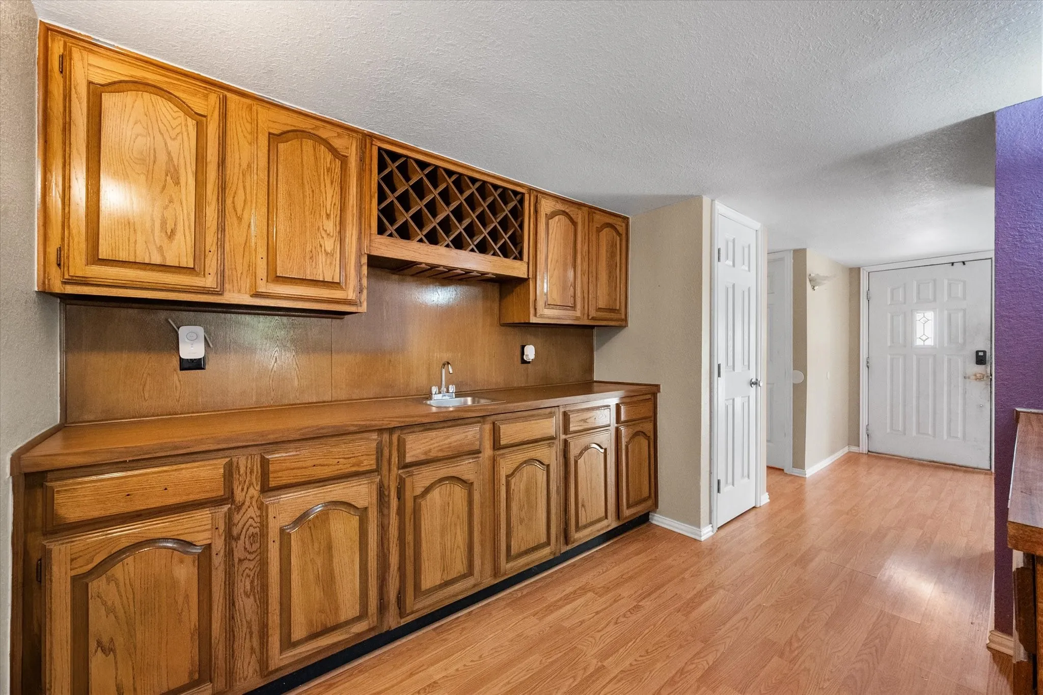 Single Family Residence For Sale in Tarrant County , 7501 Weatherwood Court, Fort Worth, Texas 76133, 4 Bedroom, 3 Bathroom, 2 Garage spaces, 2,237 Sqft, built in 1978, mls#21371478, Real Estate Agent in Fort Worth, Homes For Sale in Tarrant county, Homes For Sale in Fort Worth, Realtor in Fort Worth Texas, Real Estate Brokerage Independent Realty Texas, Luminita Cordes Realtor