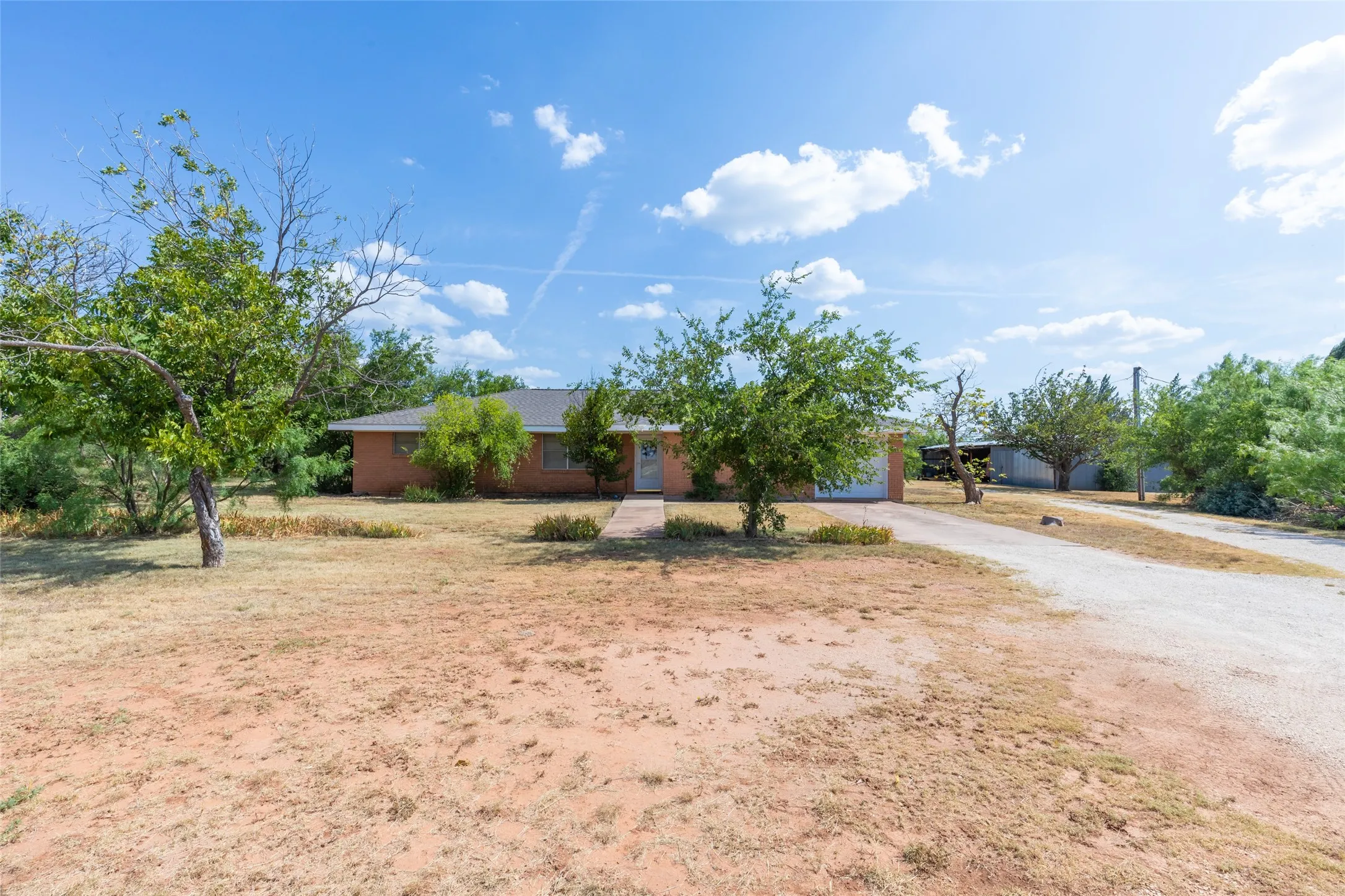 Single Family Residence For Rent in Taylor County , 109 Clark Road, Abilene, Texas 79602, 3 Bedroom, 2 Bathroom, 1 Garage spaces, 1,700 Sqft, built in 1959, mls#21371441, Real Estate Agent in Abilene, Homes For Rent in Taylor county, Homes For Rent in Abilene, Realtor in Abilene Texas, Real Estate Brokerage Independent Realty Texas, Luminita Cordes Realtor