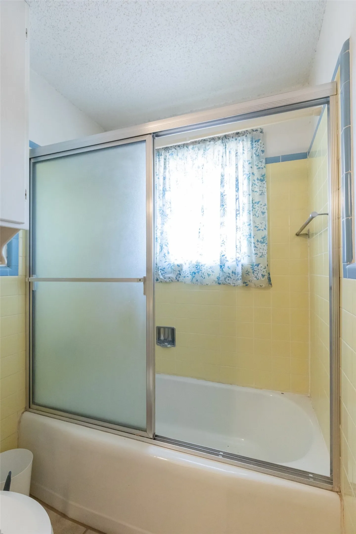 Single Family Residence For Rent in Taylor County , 109 Clark Road, Abilene, Texas 79602, 3 Bedroom, 2 Bathroom, 1 Garage spaces, 1,700 Sqft, built in 1959, mls#21371441, Real Estate Agent in Abilene, Homes For Rent in Taylor county, Homes For Rent in Abilene, Realtor in Abilene Texas, Real Estate Brokerage Independent Realty Texas, Luminita Cordes Realtor