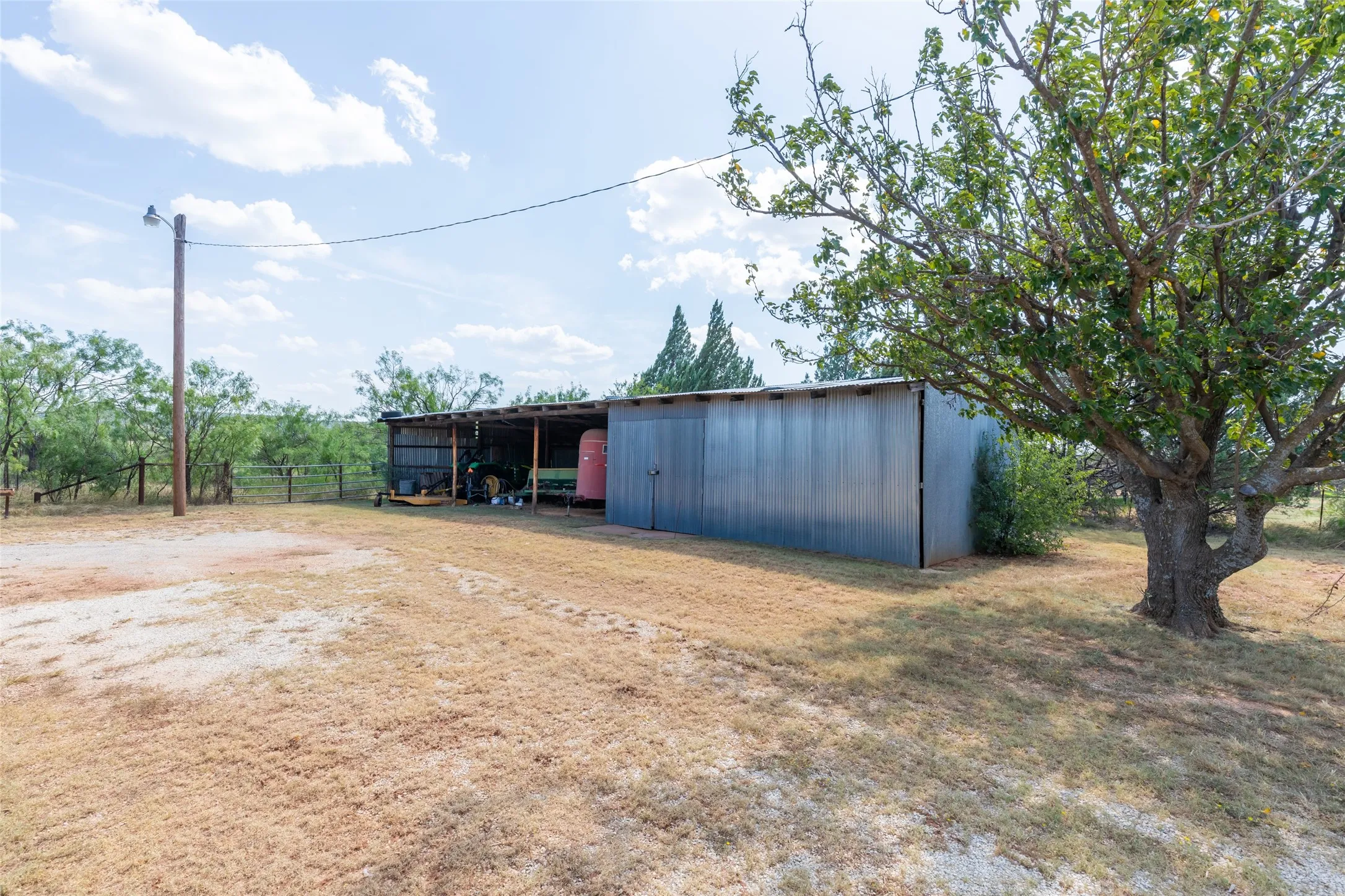 Single Family Residence For Rent in Taylor County , 109 Clark Road, Abilene, Texas 79602, 3 Bedroom, 2 Bathroom, 1 Garage spaces, 1,700 Sqft, built in 1959, mls#21371441, Real Estate Agent in Abilene, Homes For Rent in Taylor county, Homes For Rent in Abilene, Realtor in Abilene Texas, Real Estate Brokerage Independent Realty Texas, Luminita Cordes Realtor