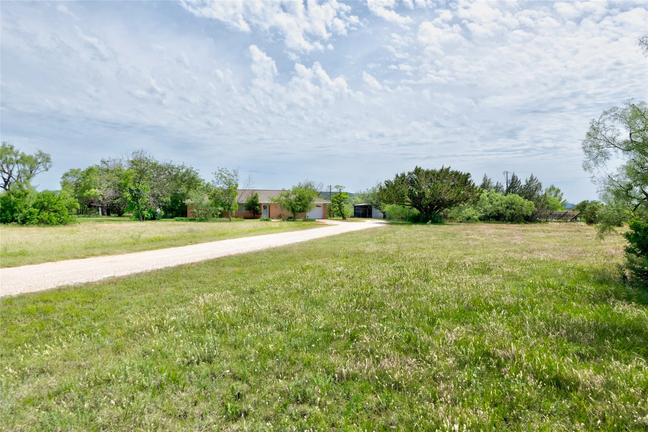 Single Family Residence For Rent in Taylor County , 109 Clark Road, Abilene, Texas 79602, 3 Bedroom, 2 Bathroom, 1 Garage spaces, 1,700 Sqft, built in 1959, mls#21371441, Real Estate Agent in Abilene, Homes For Rent in Taylor county, Homes For Rent in Abilene, Realtor in Abilene Texas, Real Estate Brokerage Independent Realty Texas, Luminita Cordes Realtor