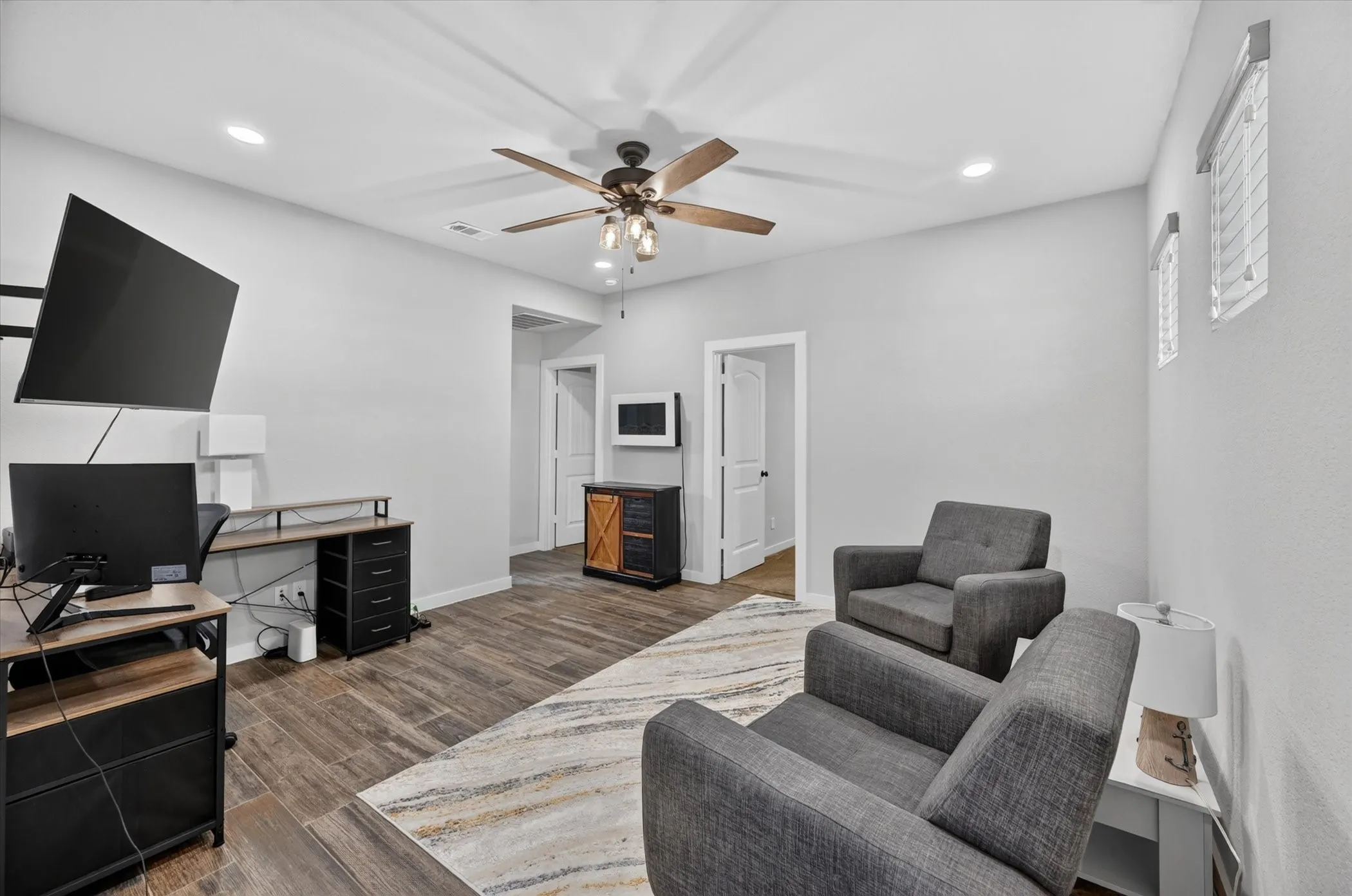 Single Family Residence For Sale in Tarrant County , 705 Phillips Court, Mansfield, Texas 76063, 3 Bedroom, 2 Bathroom, 2 Garage spaces, 1,827 Sqft, built in 2018, mls#21371427, Real Estate Agent in Mansfield, Homes For Sale in Tarrant county, Homes For Sale in Mansfield, Realtor in Mansfield Texas, Real Estate Brokerage Independent Realty Texas, Luminita Cordes Realtor