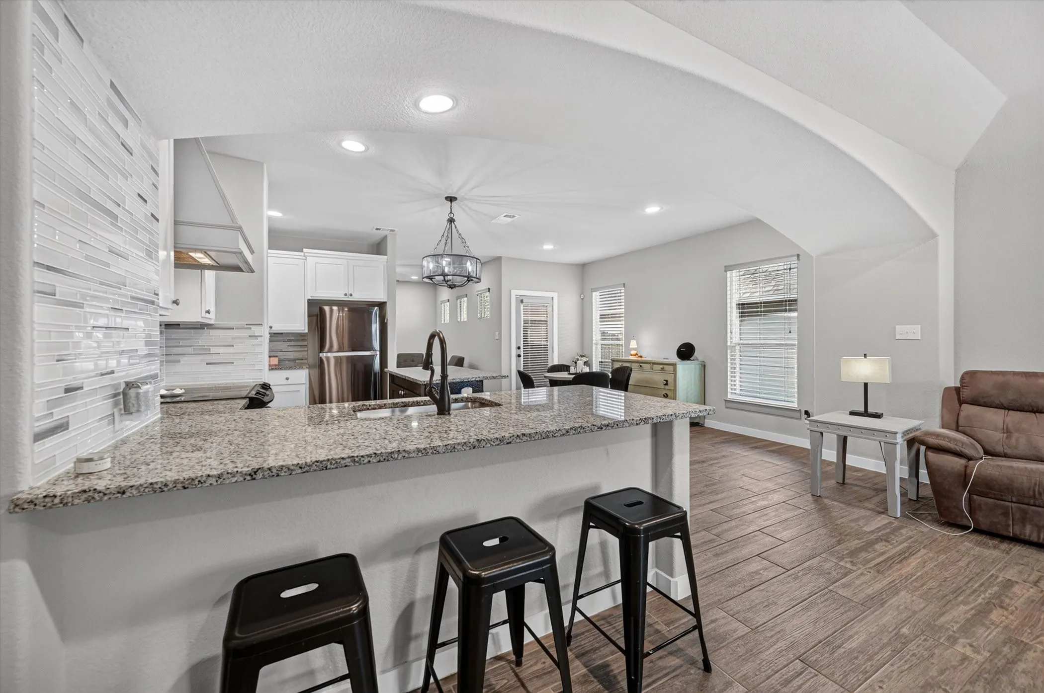 Single Family Residence For Sale in Tarrant County , 705 Phillips Court, Mansfield, Texas 76063, 3 Bedroom, 2 Bathroom, 2 Garage spaces, 1,827 Sqft, built in 2018, mls#21371427, Real Estate Agent in Mansfield, Homes For Sale in Tarrant county, Homes For Sale in Mansfield, Realtor in Mansfield Texas, Real Estate Brokerage Independent Realty Texas, Luminita Cordes Realtor