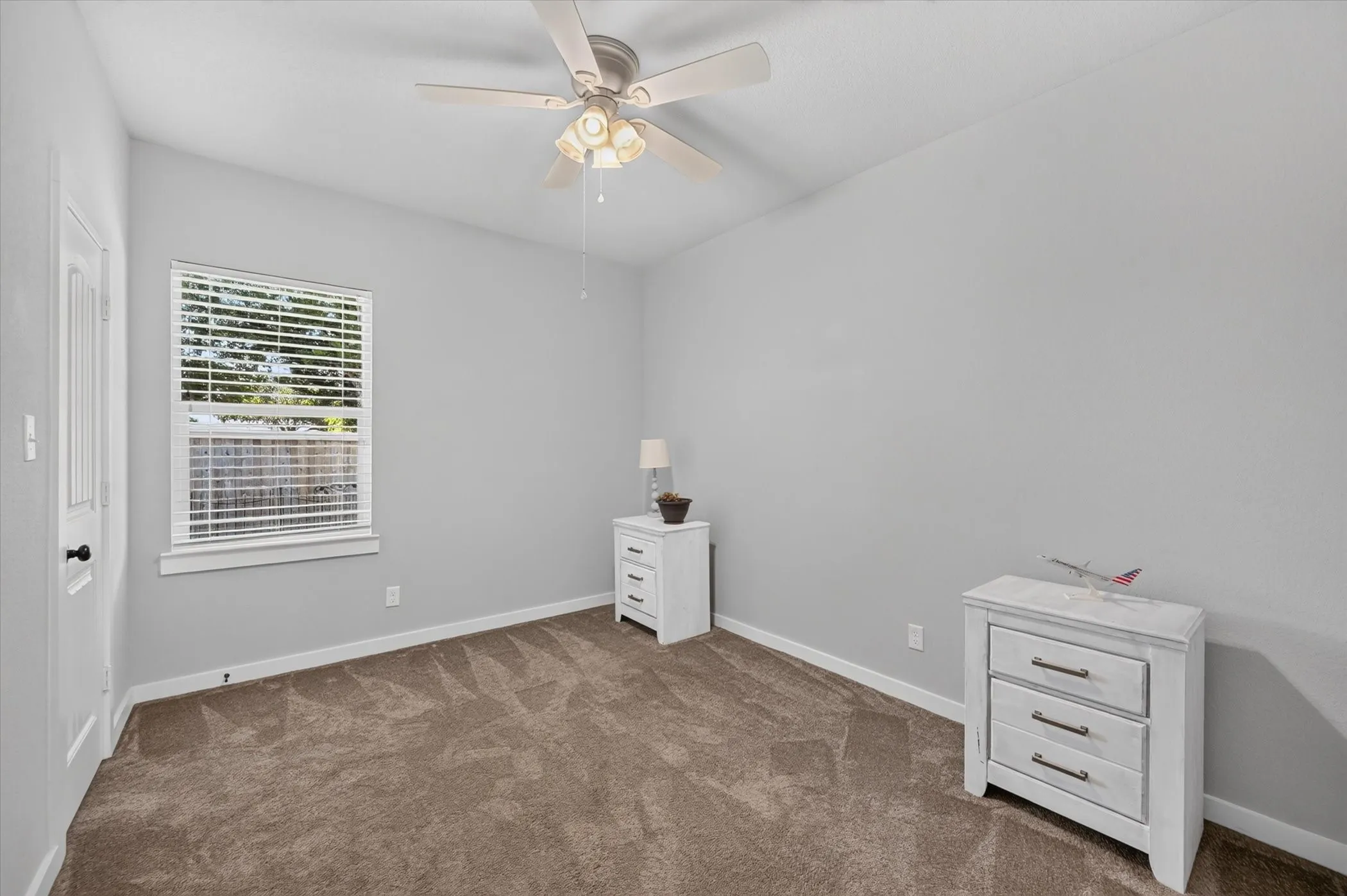 Single Family Residence For Sale in Tarrant County , 705 Phillips Court, Mansfield, Texas 76063, 3 Bedroom, 2 Bathroom, 2 Garage spaces, 1,827 Sqft, built in 2018, mls#21371427, Real Estate Agent in Mansfield, Homes For Sale in Tarrant county, Homes For Sale in Mansfield, Realtor in Mansfield Texas, Real Estate Brokerage Independent Realty Texas, Luminita Cordes Realtor