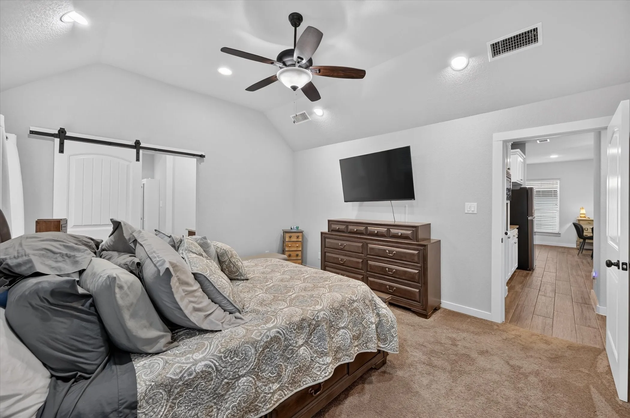 Single Family Residence For Sale in Tarrant County , 705 Phillips Court, Mansfield, Texas 76063, 3 Bedroom, 2 Bathroom, 2 Garage spaces, 1,827 Sqft, built in 2018, mls#21371427, Real Estate Agent in Mansfield, Homes For Sale in Tarrant county, Homes For Sale in Mansfield, Realtor in Mansfield Texas, Real Estate Brokerage Independent Realty Texas, Luminita Cordes Realtor