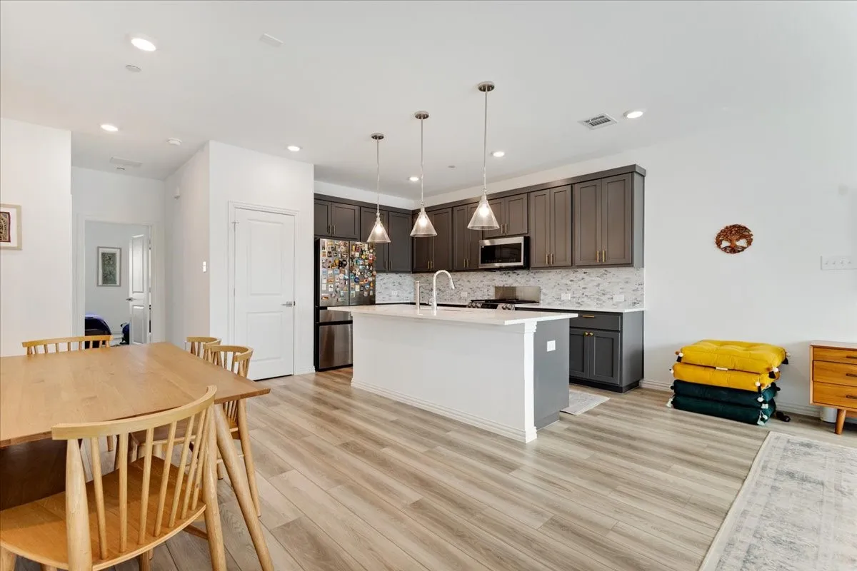 Townhouse For Sale in Collin County , 2223 Adena Springs Drive, Allen, Texas 75013, 3 Bedroom, 4 Bathroom, 2 Garage spaces, 2,156 Sqft, built in 2022, mls#21371465, Real Estate Agent in Allen, Homes For Sale in Collin county, Homes For Sale in Allen, Realtor in Allen Texas, Real Estate Brokerage Independent Realty Texas, Luminita Cordes Realtor
