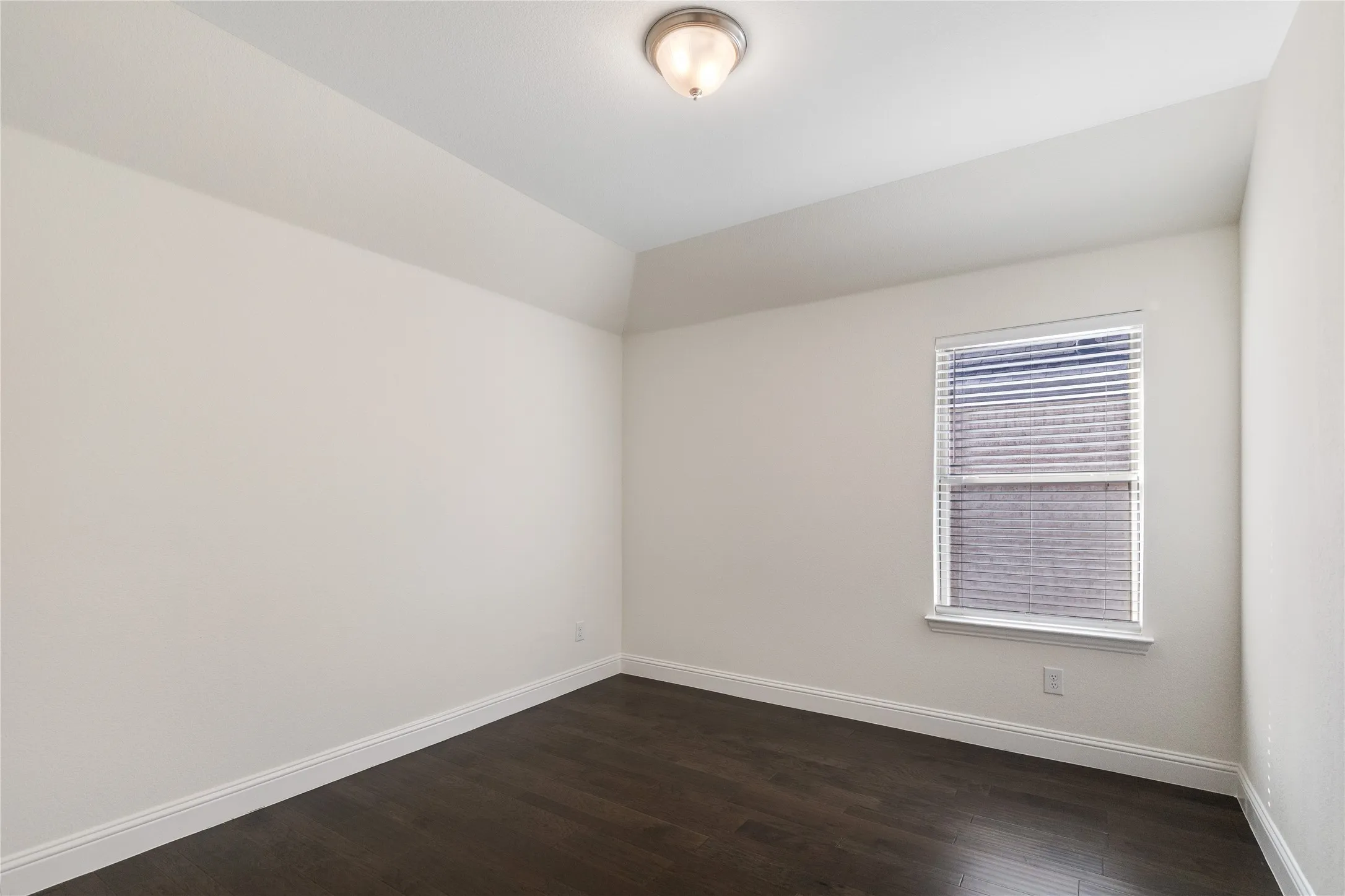 Single Family Residence For Sale in Dallas County , 12778 Friar Street, Farmers Branch, Texas 75234, 4 Bedroom, 4 Bathroom, 2 Garage spaces, 2,510 Sqft, built in 2021, mls#21368387, Real Estate Agent in Farmers Branch, Homes For Sale in Dallas county, Homes For Sale in Farmers Branch, Realtor in Farmers Branch Texas, Real Estate Brokerage Independent Realty Texas, Luminita Cordes Realtor