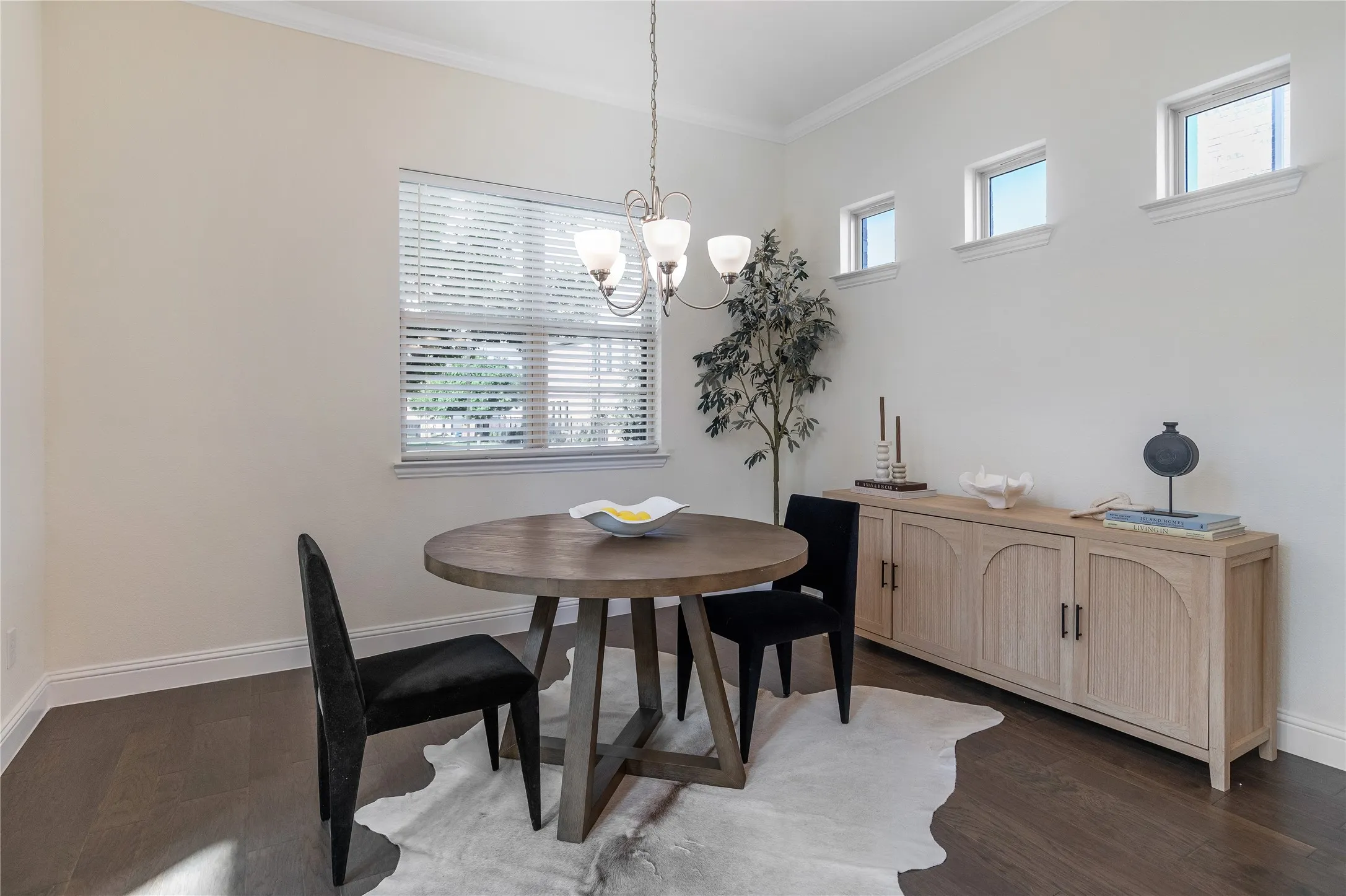 Single Family Residence For Sale in Dallas County , 12778 Friar Street, Farmers Branch, Texas 75234, 4 Bedroom, 4 Bathroom, 2 Garage spaces, 2,510 Sqft, built in 2021, mls#21368387, Real Estate Agent in Farmers Branch, Homes For Sale in Dallas county, Homes For Sale in Farmers Branch, Realtor in Farmers Branch Texas, Real Estate Brokerage Independent Realty Texas, Luminita Cordes Realtor