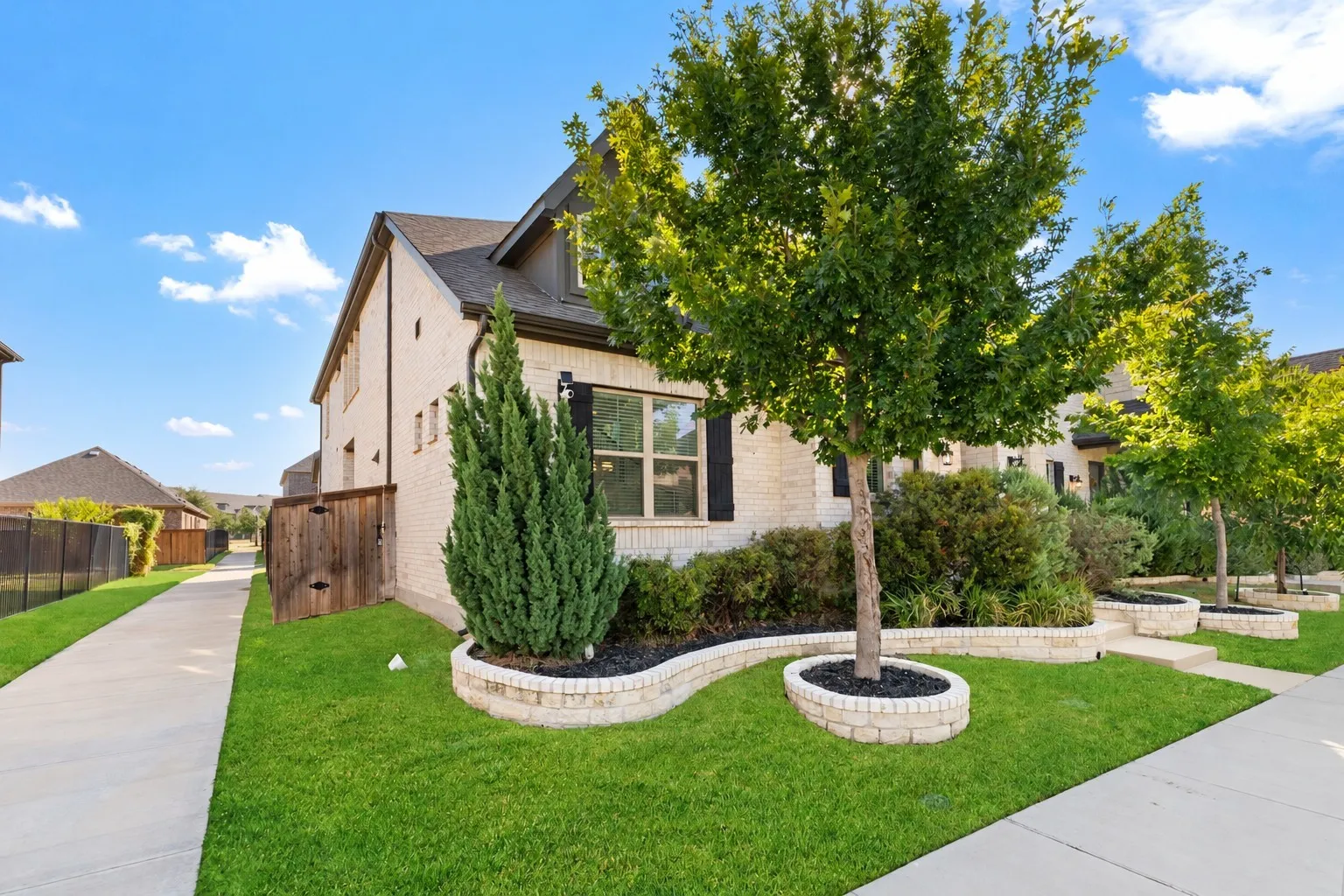 Single Family Residence For Sale in Dallas County , 12778 Friar Street, Farmers Branch, Texas 75234, 4 Bedroom, 4 Bathroom, 2 Garage spaces, 2,510 Sqft, built in 2021, mls#21368387, Real Estate Agent in Farmers Branch, Homes For Sale in Dallas county, Homes For Sale in Farmers Branch, Realtor in Farmers Branch Texas, Real Estate Brokerage Independent Realty Texas, Luminita Cordes Realtor
