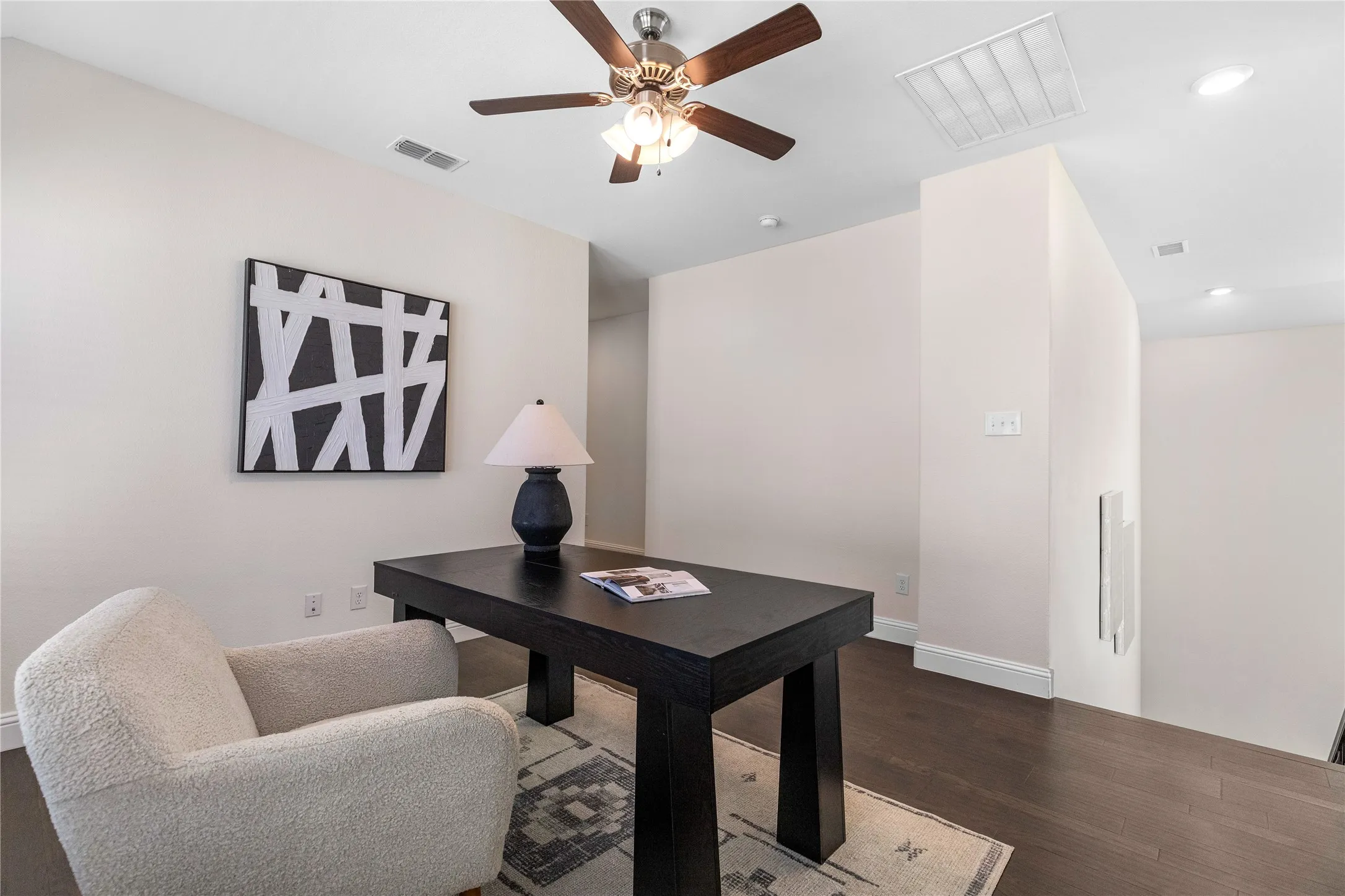 Single Family Residence For Sale in Dallas County , 12778 Friar Street, Farmers Branch, Texas 75234, 4 Bedroom, 4 Bathroom, 2 Garage spaces, 2,510 Sqft, built in 2021, mls#21368387, Real Estate Agent in Farmers Branch, Homes For Sale in Dallas county, Homes For Sale in Farmers Branch, Realtor in Farmers Branch Texas, Real Estate Brokerage Independent Realty Texas, Luminita Cordes Realtor