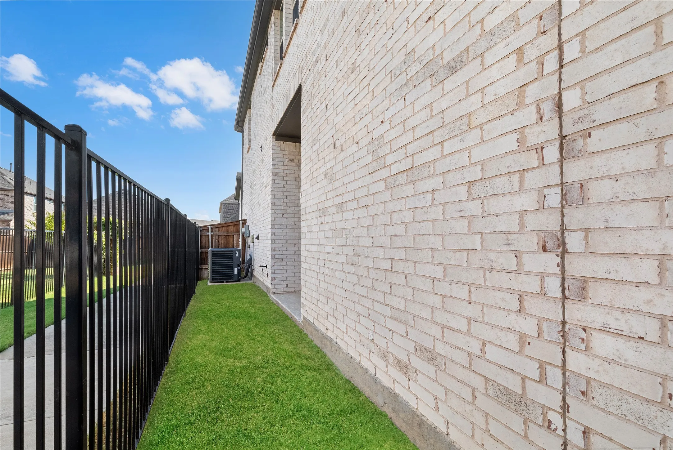 Single Family Residence For Sale in Dallas County , 12778 Friar Street, Farmers Branch, Texas 75234, 4 Bedroom, 4 Bathroom, 2 Garage spaces, 2,510 Sqft, built in 2021, mls#21368387, Real Estate Agent in Farmers Branch, Homes For Sale in Dallas county, Homes For Sale in Farmers Branch, Realtor in Farmers Branch Texas, Real Estate Brokerage Independent Realty Texas, Luminita Cordes Realtor