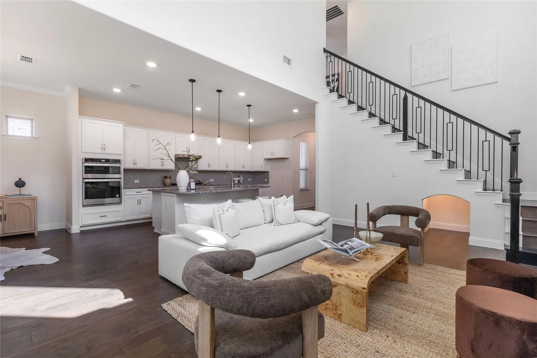 Single Family Residence For Sale in Dallas County , 12778 Friar Street, Farmers Branch, Texas 75234, 4 Bedroom, 4 Bathroom, 2 Garage spaces, 2,510 Sqft, built in 2021, mls#21368387, Real Estate Agent in Farmers Branch, Homes For Sale in Dallas county, Homes For Sale in Farmers Branch, Realtor in Farmers Branch Texas, Real Estate Brokerage Independent Realty Texas, Luminita Cordes Realtor
