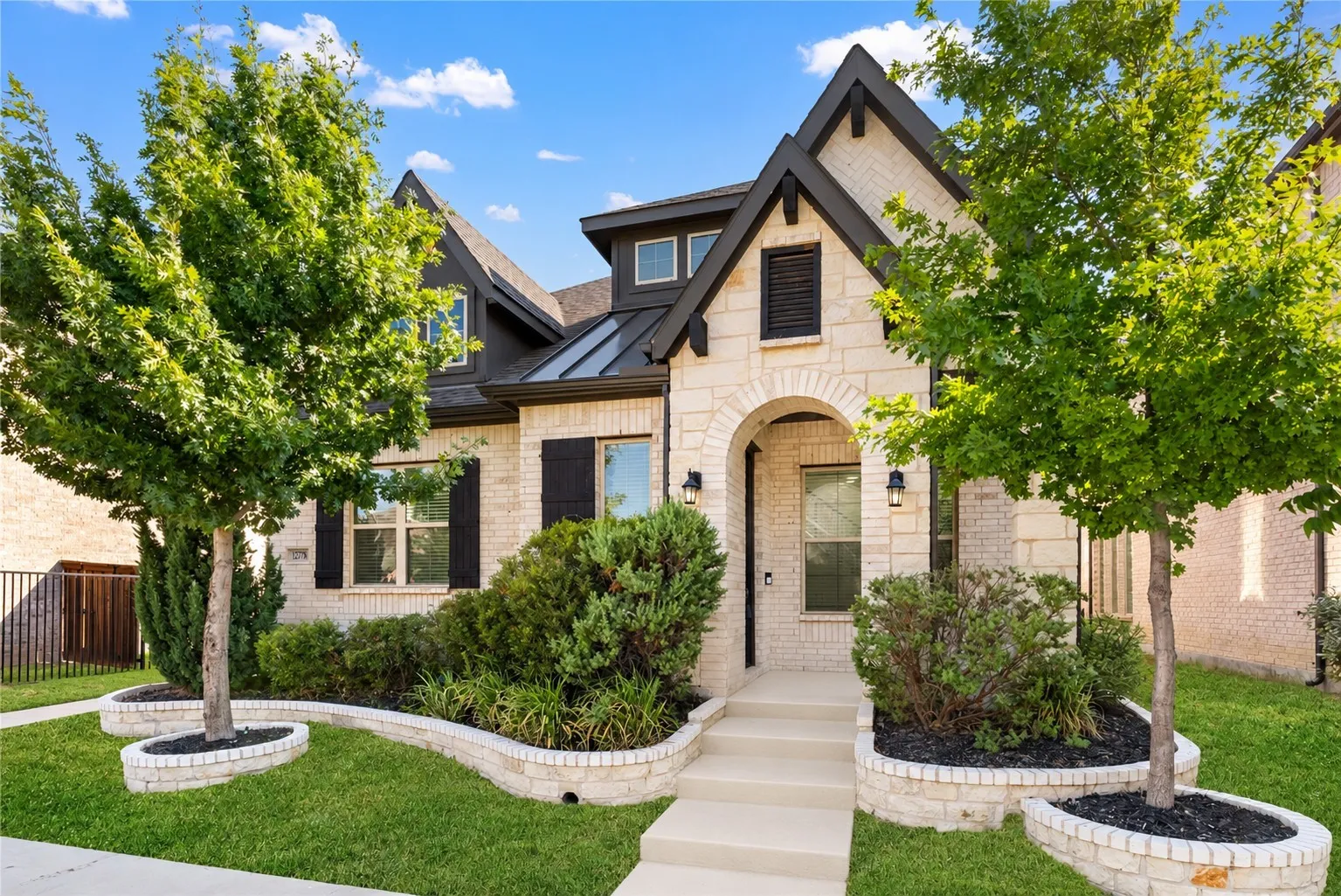 Single Family Residence For Sale in Dallas County , 12778 Friar Street, Farmers Branch, Texas 75234, 4 Bedroom, 4 Bathroom, 2 Garage spaces, 2,510 Sqft, built in 2021, mls#21368387, Real Estate Agent in Farmers Branch, Homes For Sale in Dallas county, Homes For Sale in Farmers Branch, Realtor in Farmers Branch Texas, Real Estate Brokerage Independent Realty Texas, Luminita Cordes Realtor