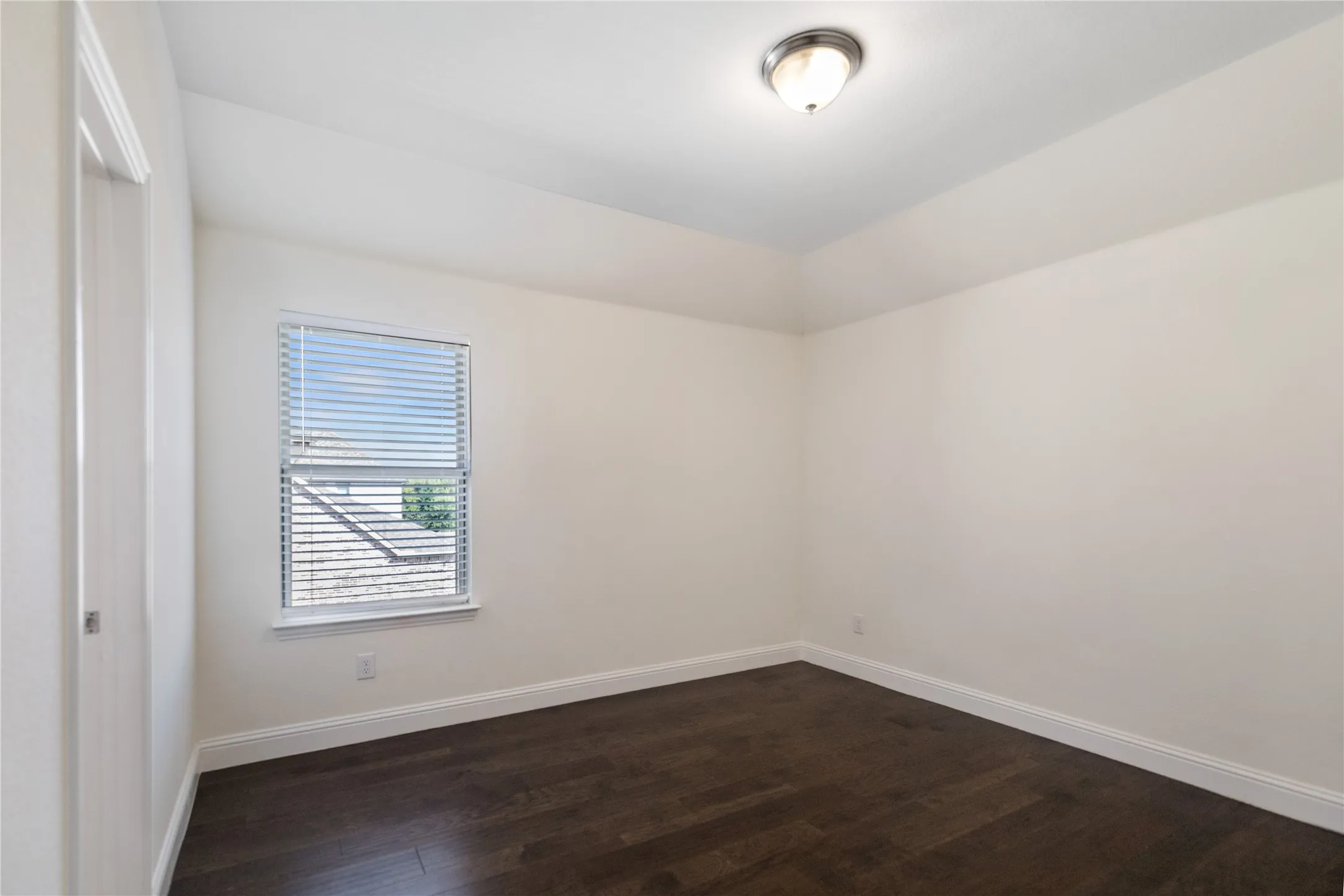 Single Family Residence For Sale in Dallas County , 12778 Friar Street, Farmers Branch, Texas 75234, 4 Bedroom, 4 Bathroom, 2 Garage spaces, 2,510 Sqft, built in 2021, mls#21368387, Real Estate Agent in Farmers Branch, Homes For Sale in Dallas county, Homes For Sale in Farmers Branch, Realtor in Farmers Branch Texas, Real Estate Brokerage Independent Realty Texas, Luminita Cordes Realtor