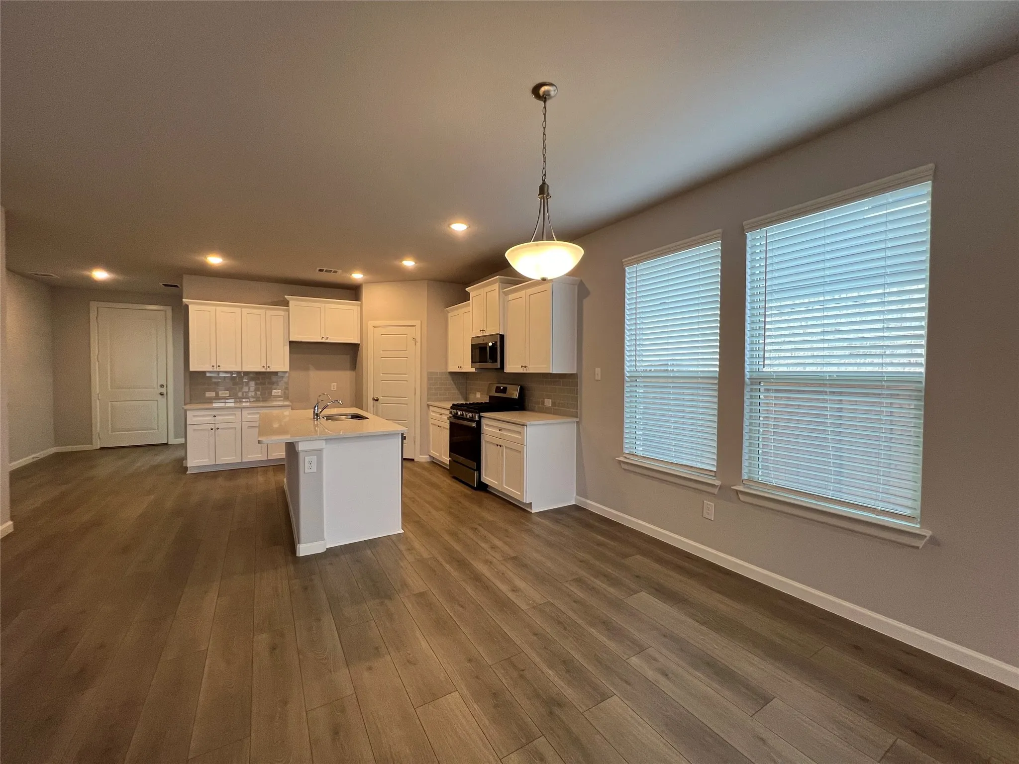Single Family Residence For Rent in Tarrant County , 4805 Porque Court, Fort Worth, Texas 76244, 5 Bedroom, 3 Bathroom, 2 Garage spaces, 3,072 Sqft, built in 2021, mls#21371490, Real Estate Agent in Fort Worth, Homes For Rent in Tarrant county, Homes For Rent in Fort Worth, Realtor in Fort Worth Texas, Real Estate Brokerage Independent Realty Texas, Luminita Cordes Realtor