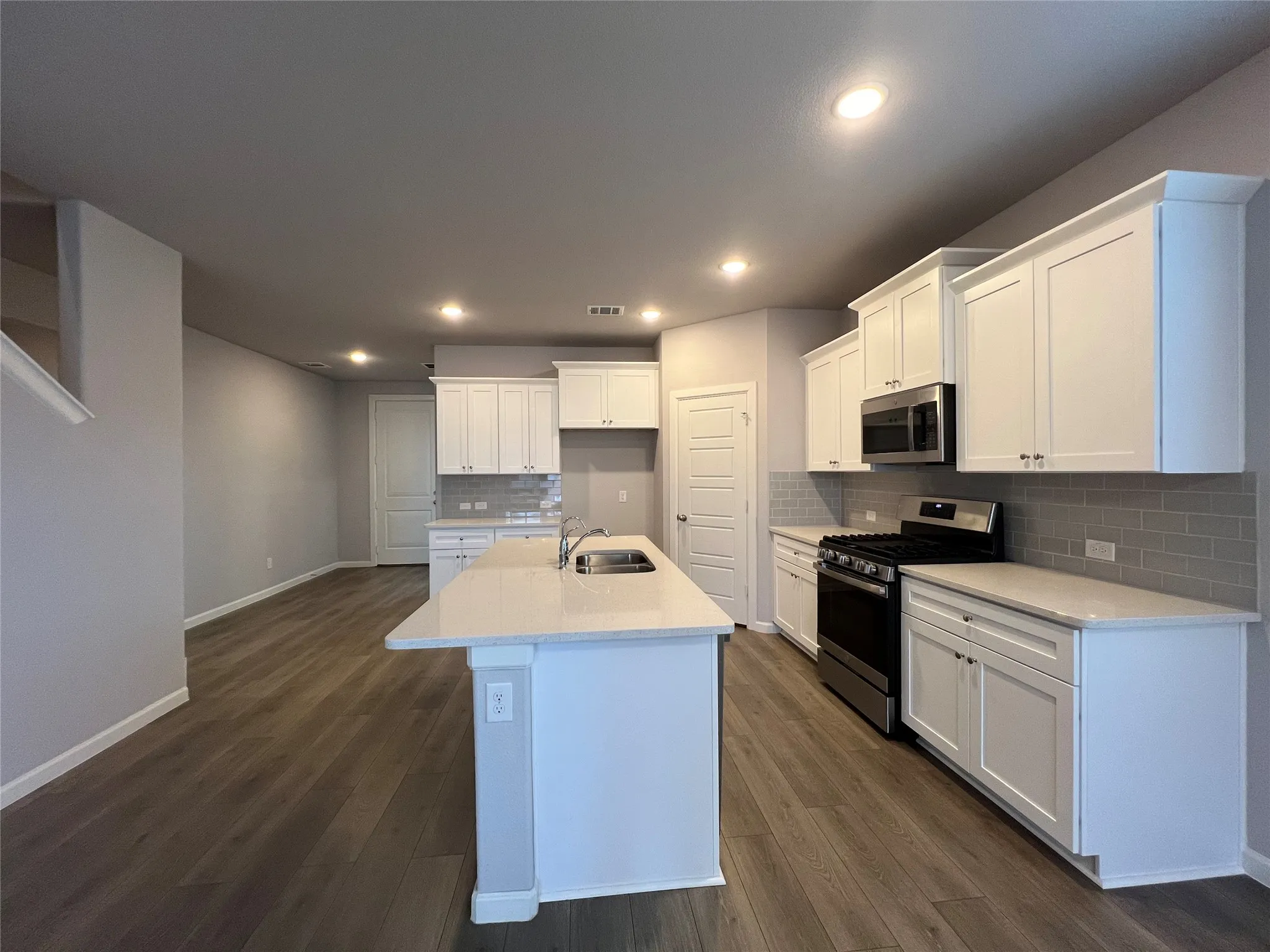 Single Family Residence For Rent in Tarrant County , 4805 Porque Court, Fort Worth, Texas 76244, 5 Bedroom, 3 Bathroom, 2 Garage spaces, 3,072 Sqft, built in 2021, mls#21371490, Real Estate Agent in Fort Worth, Homes For Rent in Tarrant county, Homes For Rent in Fort Worth, Realtor in Fort Worth Texas, Real Estate Brokerage Independent Realty Texas, Luminita Cordes Realtor