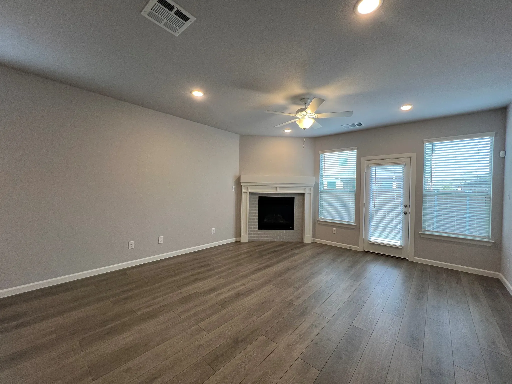 Single Family Residence For Rent in Tarrant County , 4805 Porque Court, Fort Worth, Texas 76244, 5 Bedroom, 3 Bathroom, 2 Garage spaces, 3,072 Sqft, built in 2021, mls#21371490, Real Estate Agent in Fort Worth, Homes For Rent in Tarrant county, Homes For Rent in Fort Worth, Realtor in Fort Worth Texas, Real Estate Brokerage Independent Realty Texas, Luminita Cordes Realtor