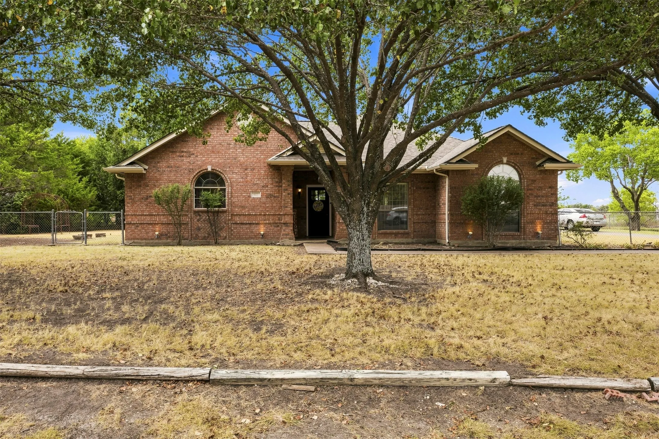 Welcome to 611 Dancer Lane Lancaster Texas