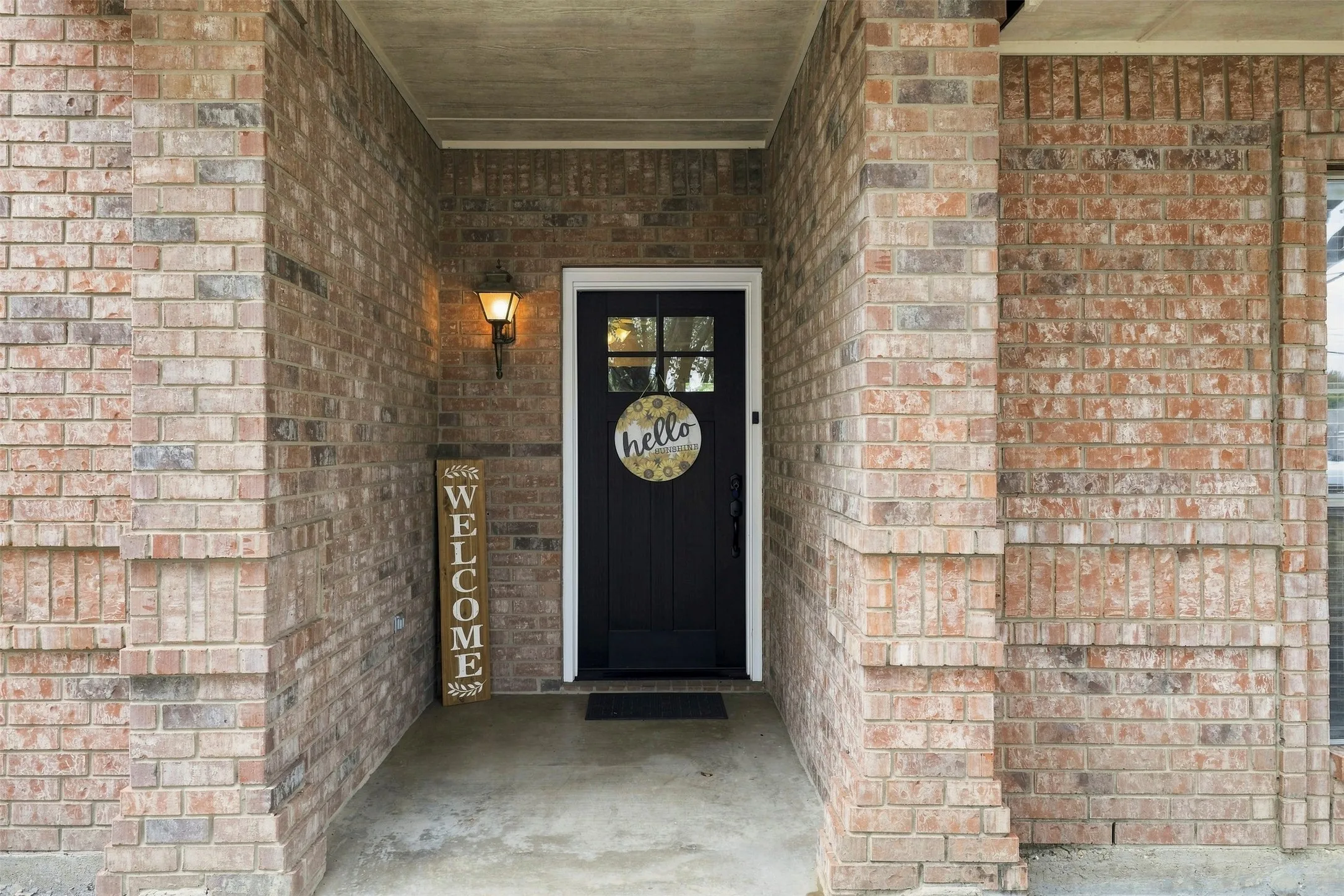 Single Family Residence For Sale in Dallas County , 611 Dancer Lane, Lancaster, Texas 75146, 3 Bedroom, 2 Bathroom, 2 Garage spaces, 1,622 Sqft, built in 1996, mls#21369028, Real Estate Agent in Lancaster, Homes For Sale in Dallas county, Homes For Sale in Lancaster, Realtor in Lancaster Texas, Real Estate Brokerage Independent Realty Texas, Luminita Cordes Realtor