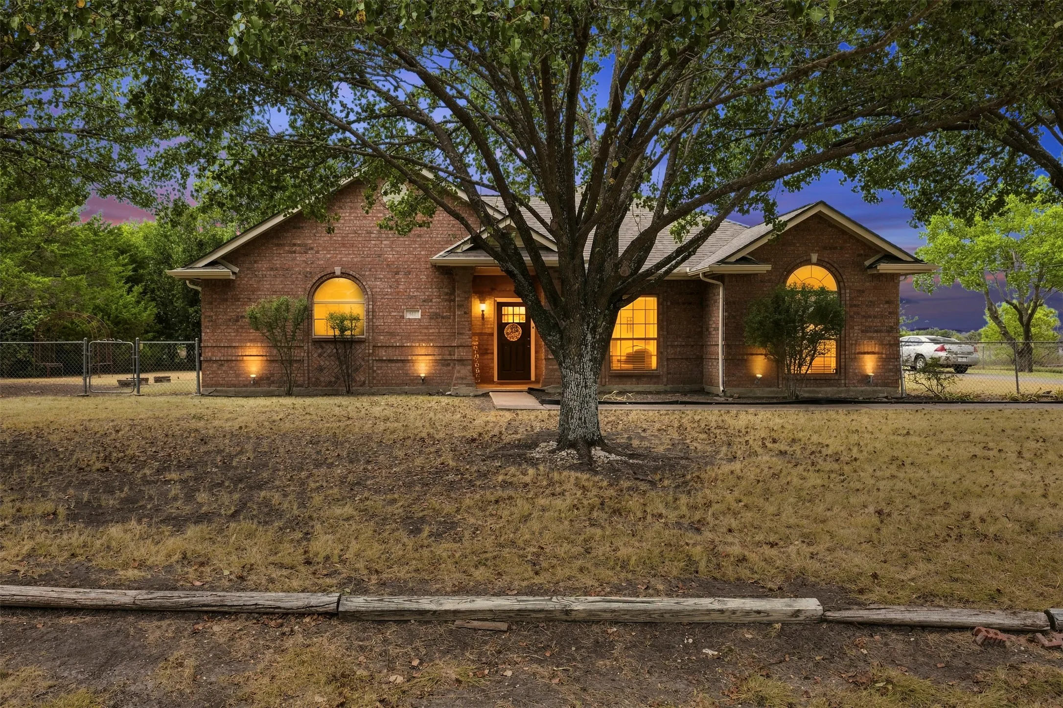 Single Family Residence For Sale in Dallas County , 611 Dancer Lane, Lancaster, Texas 75146, 3 Bedroom, 2 Bathroom, 2 Garage spaces, 1,622 Sqft, built in 1996, mls#21369028, Real Estate Agent in Lancaster, Homes For Sale in Dallas county, Homes For Sale in Lancaster, Realtor in Lancaster Texas, Real Estate Brokerage Independent Realty Texas, Luminita Cordes Realtor