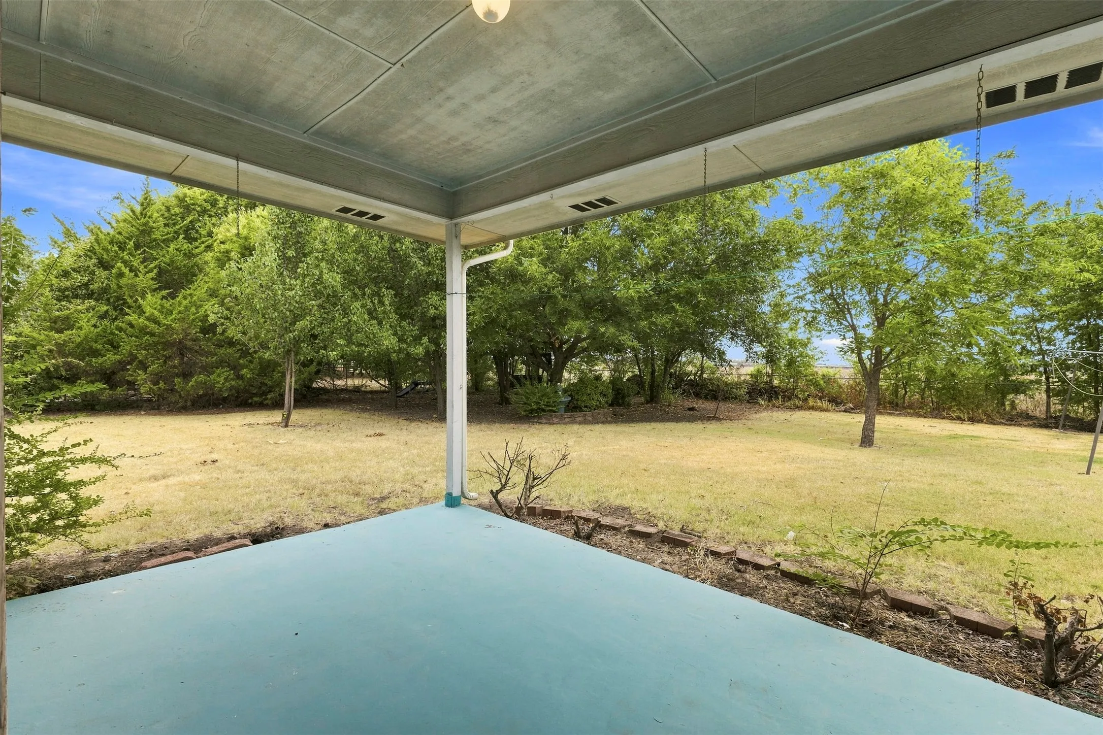 Single Family Residence For Sale in Dallas County , 611 Dancer Lane, Lancaster, Texas 75146, 3 Bedroom, 2 Bathroom, 2 Garage spaces, 1,622 Sqft, built in 1996, mls#21369028, Real Estate Agent in Lancaster, Homes For Sale in Dallas county, Homes For Sale in Lancaster, Realtor in Lancaster Texas, Real Estate Brokerage Independent Realty Texas, Luminita Cordes Realtor