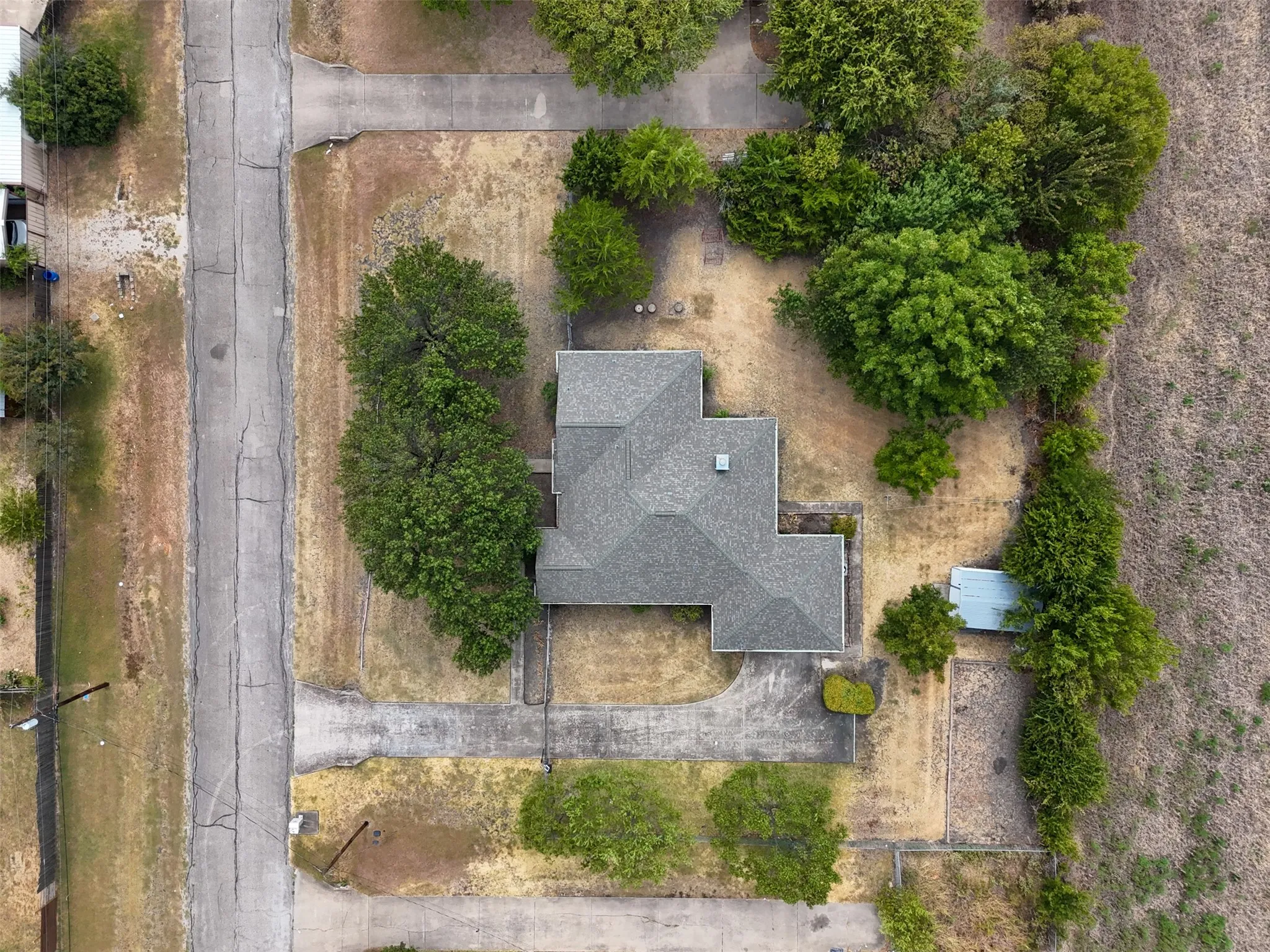Single Family Residence For Sale in Dallas County , 611 Dancer Lane, Lancaster, Texas 75146, 3 Bedroom, 2 Bathroom, 2 Garage spaces, 1,622 Sqft, built in 1996, mls#21369028, Real Estate Agent in Lancaster, Homes For Sale in Dallas county, Homes For Sale in Lancaster, Realtor in Lancaster Texas, Real Estate Brokerage Independent Realty Texas, Luminita Cordes Realtor