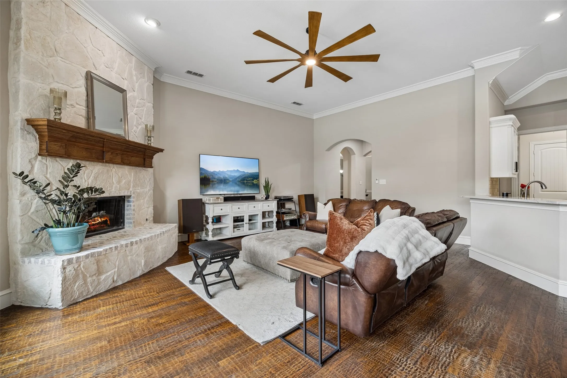 Single Family Residence For Sale in Collin County , 1806 Reynolds Court, Allen, Texas 75002, 5 Bedroom, 5 Bathroom, 3 Garage spaces, 4,885 Sqft, built in 2008, mls#21355483, Real Estate Agent in Allen, Homes For Sale in Collin county, Homes For Sale in Allen, Realtor in Allen Texas, Real Estate Brokerage Independent Realty Texas, Luminita Cordes Realtor