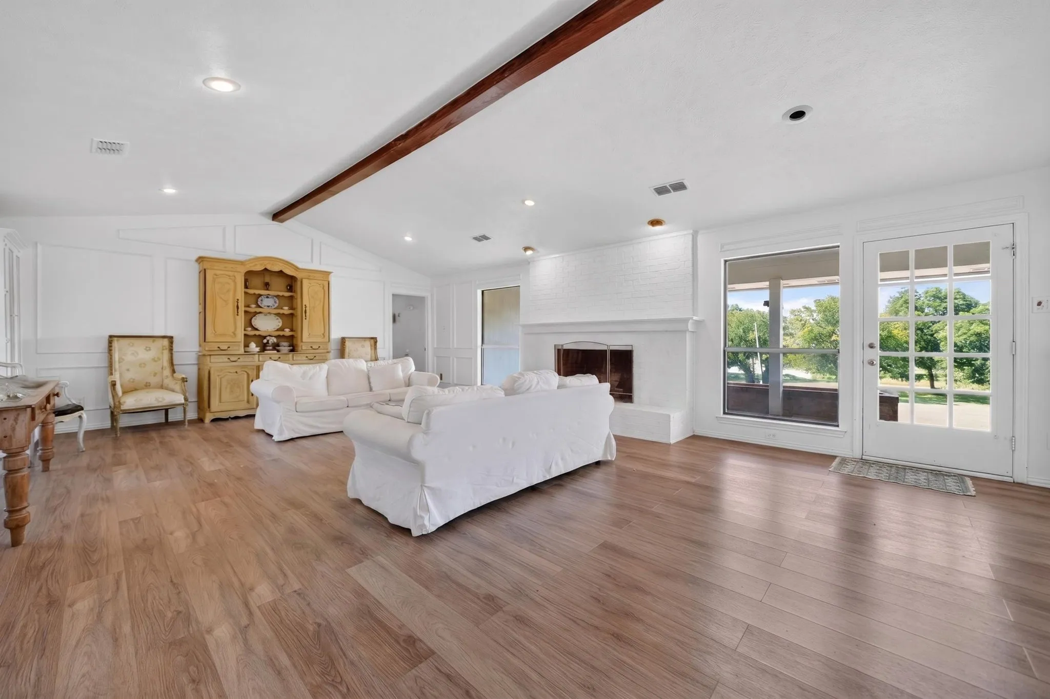 Single Family Residence For Rent in Rockwall County , 12 Meadowlake Drive, Heath, Texas 75032, 4 Bedroom, 2 Bathroom, 3 Garage spaces, 2,470 Sqft, built in 1981, mls#21368274, Real Estate Agent in Heath, Homes For Rent in Rockwall county, Homes For Rent in Heath, Realtor in Heath Texas, Real Estate Brokerage Independent Realty Texas, Luminita Cordes Realtor