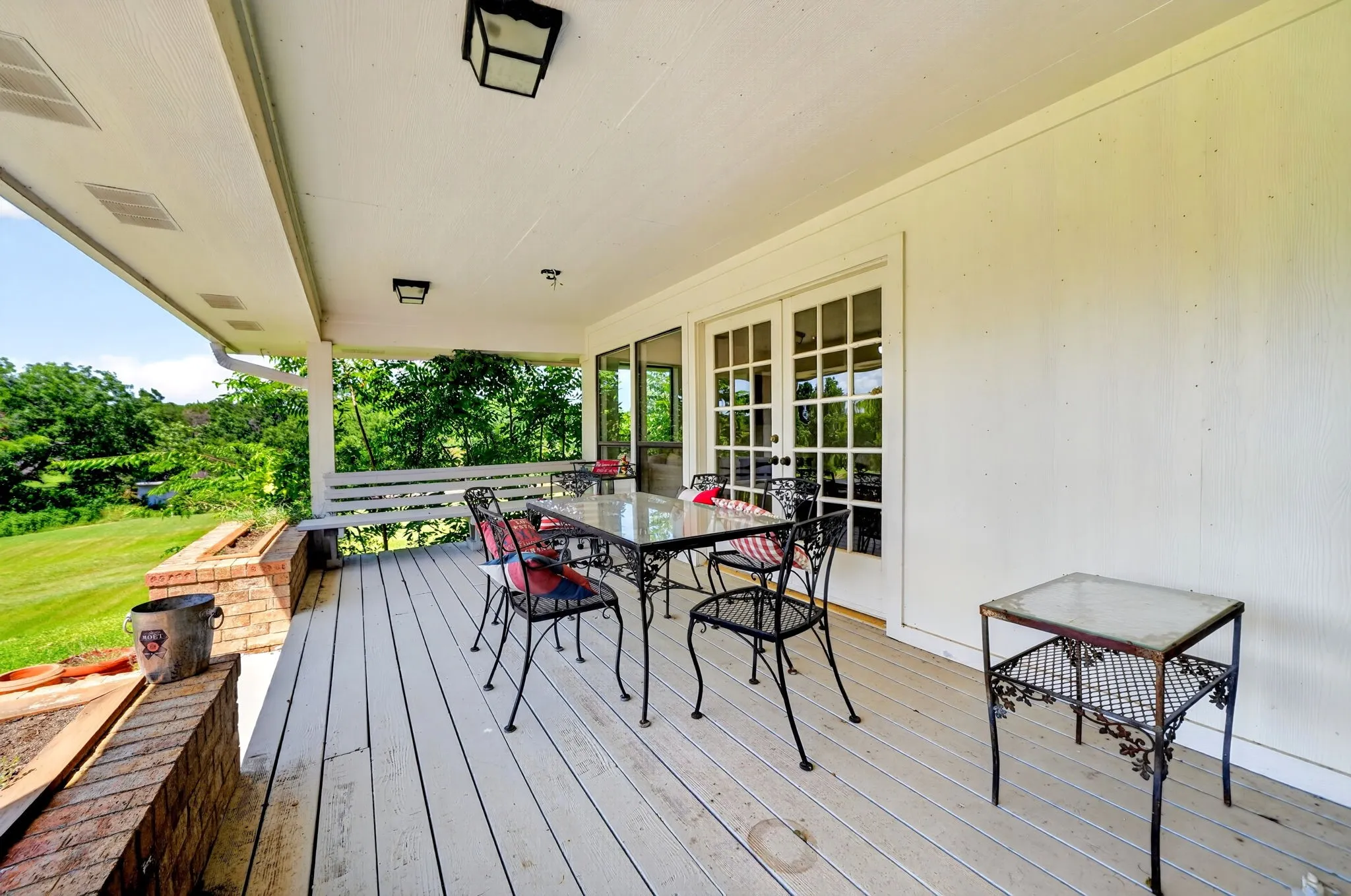 Single Family Residence For Rent in Rockwall County , 12 Meadowlake Drive, Heath, Texas 75032, 4 Bedroom, 2 Bathroom, 3 Garage spaces, 2,470 Sqft, built in 1981, mls#21368274, Real Estate Agent in Heath, Homes For Rent in Rockwall county, Homes For Rent in Heath, Realtor in Heath Texas, Real Estate Brokerage Independent Realty Texas, Luminita Cordes Realtor
