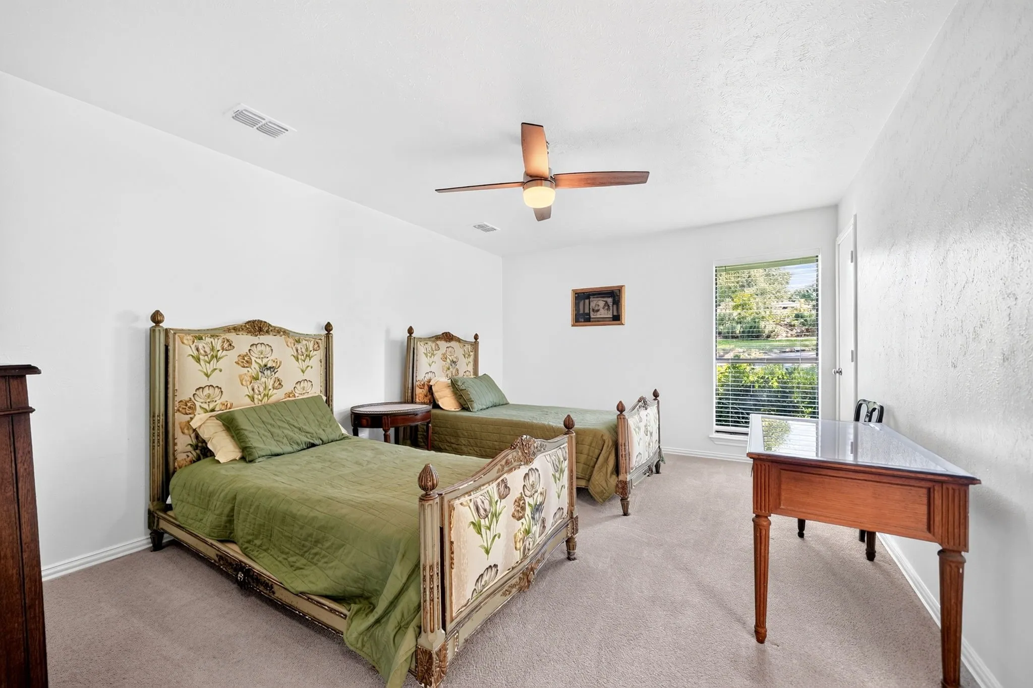 Single Family Residence For Rent in Rockwall County , 12 Meadowlake Drive, Heath, Texas 75032, 4 Bedroom, 2 Bathroom, 3 Garage spaces, 2,470 Sqft, built in 1981, mls#21368274, Real Estate Agent in Heath, Homes For Rent in Rockwall county, Homes For Rent in Heath, Realtor in Heath Texas, Real Estate Brokerage Independent Realty Texas, Luminita Cordes Realtor