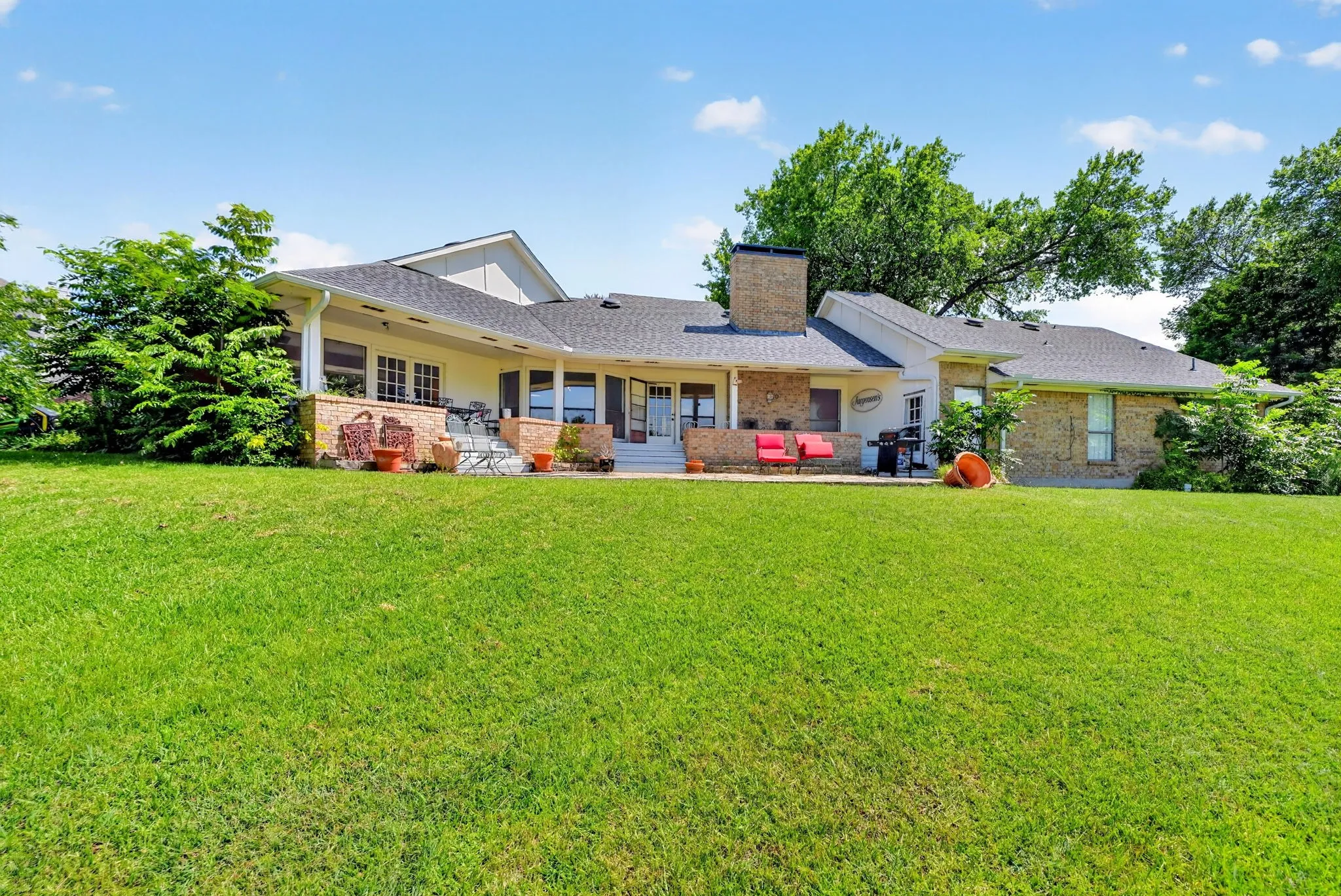Single Family Residence For Rent in Rockwall County , 12 Meadowlake Drive, Heath, Texas 75032, 4 Bedroom, 2 Bathroom, 3 Garage spaces, 2,470 Sqft, built in 1981, mls#21368274, Real Estate Agent in Heath, Homes For Rent in Rockwall county, Homes For Rent in Heath, Realtor in Heath Texas, Real Estate Brokerage Independent Realty Texas, Luminita Cordes Realtor