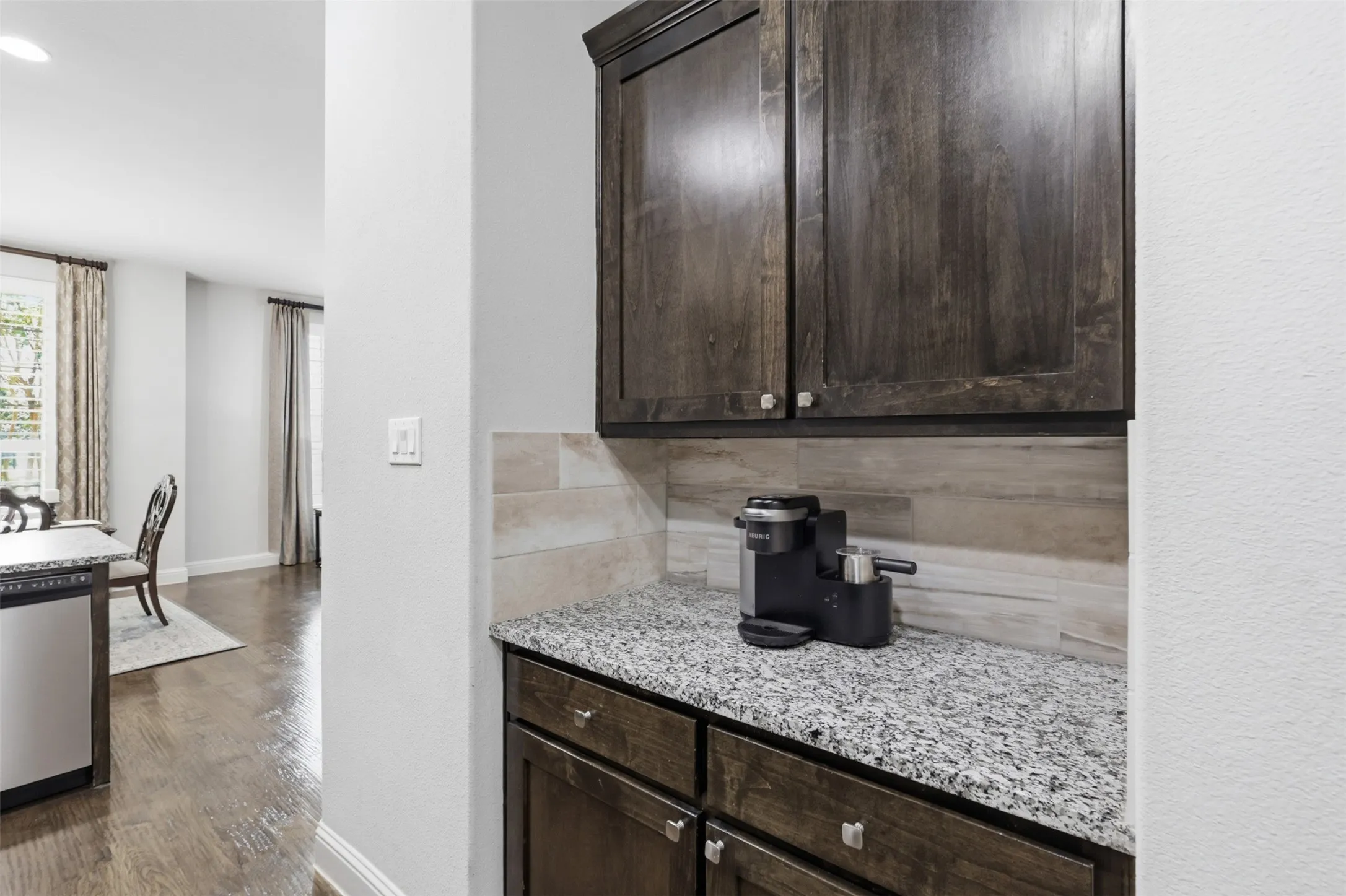 Single Family Residence For Rent in Denton County , 4675 Rhett Lane A, Carrollton, Texas 75010, 3 Bedroom, 3 Bathroom, 2 Garage spaces, 2,262 Sqft, built in 2015, mls#21371499, Real Estate Agent in Carrollton, Homes For Rent in Denton county, Homes For Rent in Carrollton, Realtor in Carrollton Texas, Real Estate Brokerage Independent Realty Texas, Luminita Cordes Realtor