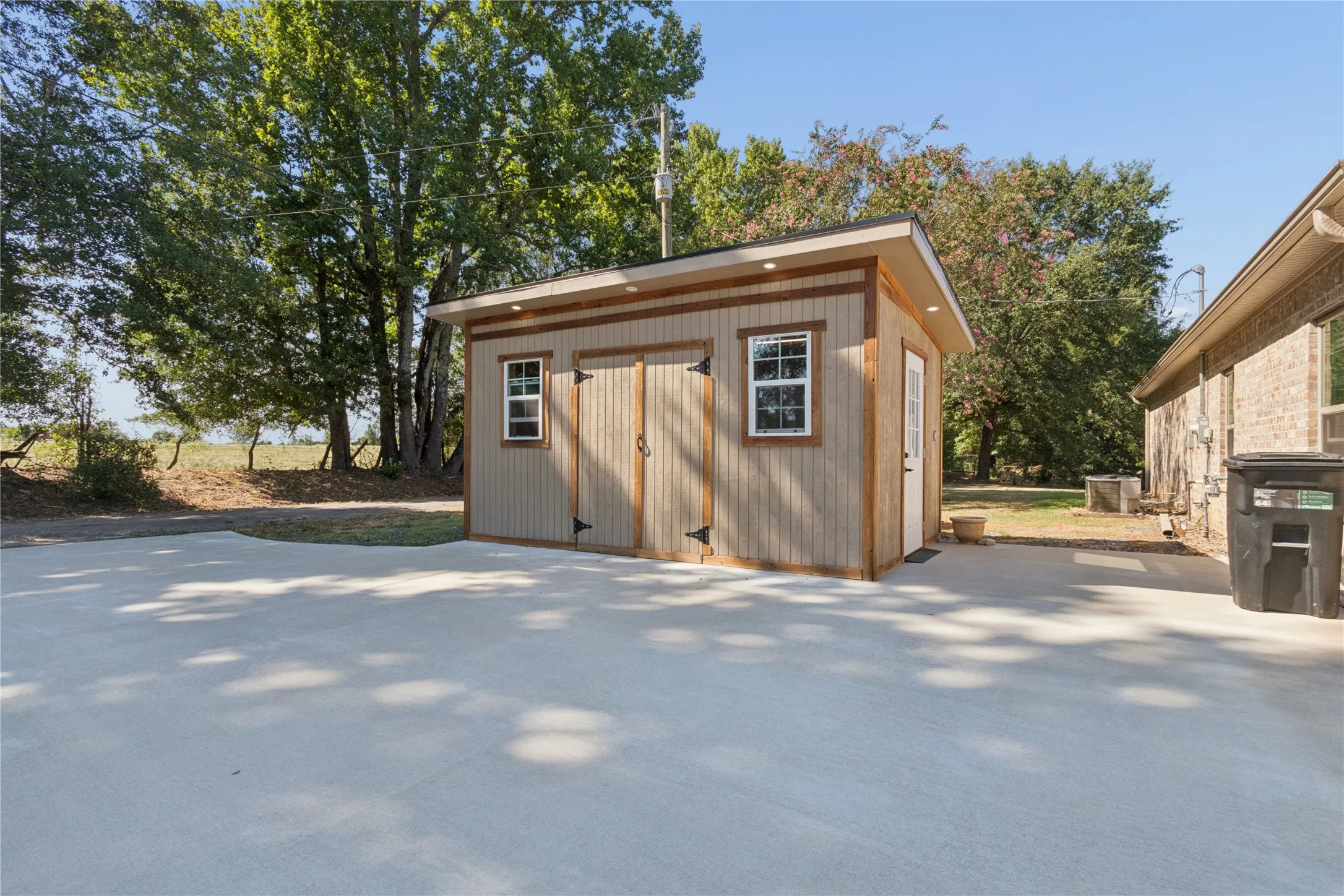 Single Family Residence For Sale in Bowie County , 1100 Fm 992 N, De Kalb, Texas 75559, 3 Bedroom, 3 Bathroom, 2 Garage spaces, 2,359 Sqft, built in 2021, mls#21370064, Real Estate Agent in De Kalb, Homes For Sale in Bowie county, Homes For Sale in De Kalb, Realtor in De Kalb Texas, Real Estate Brokerage Independent Realty Texas, Luminita Cordes Realtor